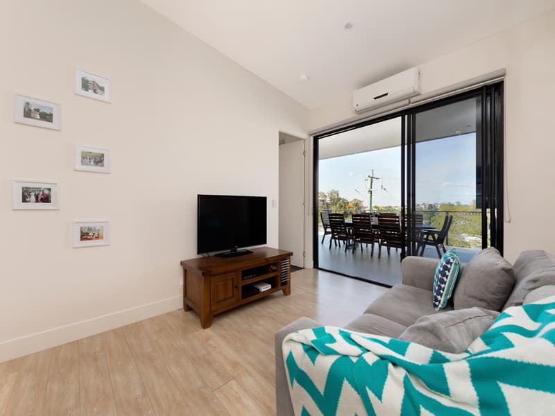 16/41 Clarence Road, Indooroopilly - Thumbnail 2