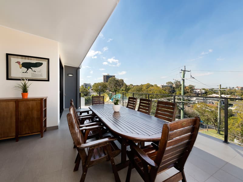 16/41 Clarence Road, Indooroopilly - Image 1