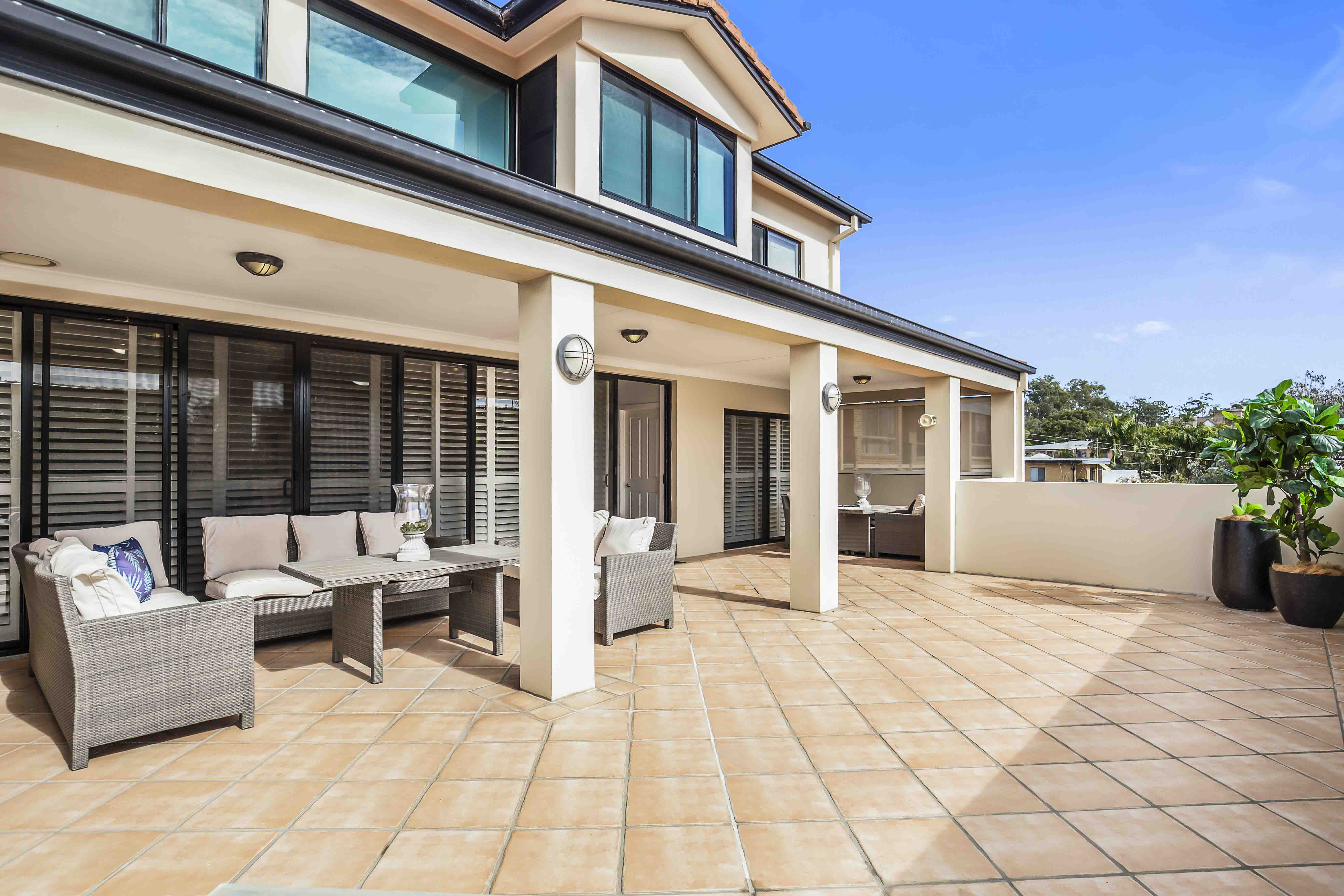4/58 Sisley Street, St Lucia - Image 1