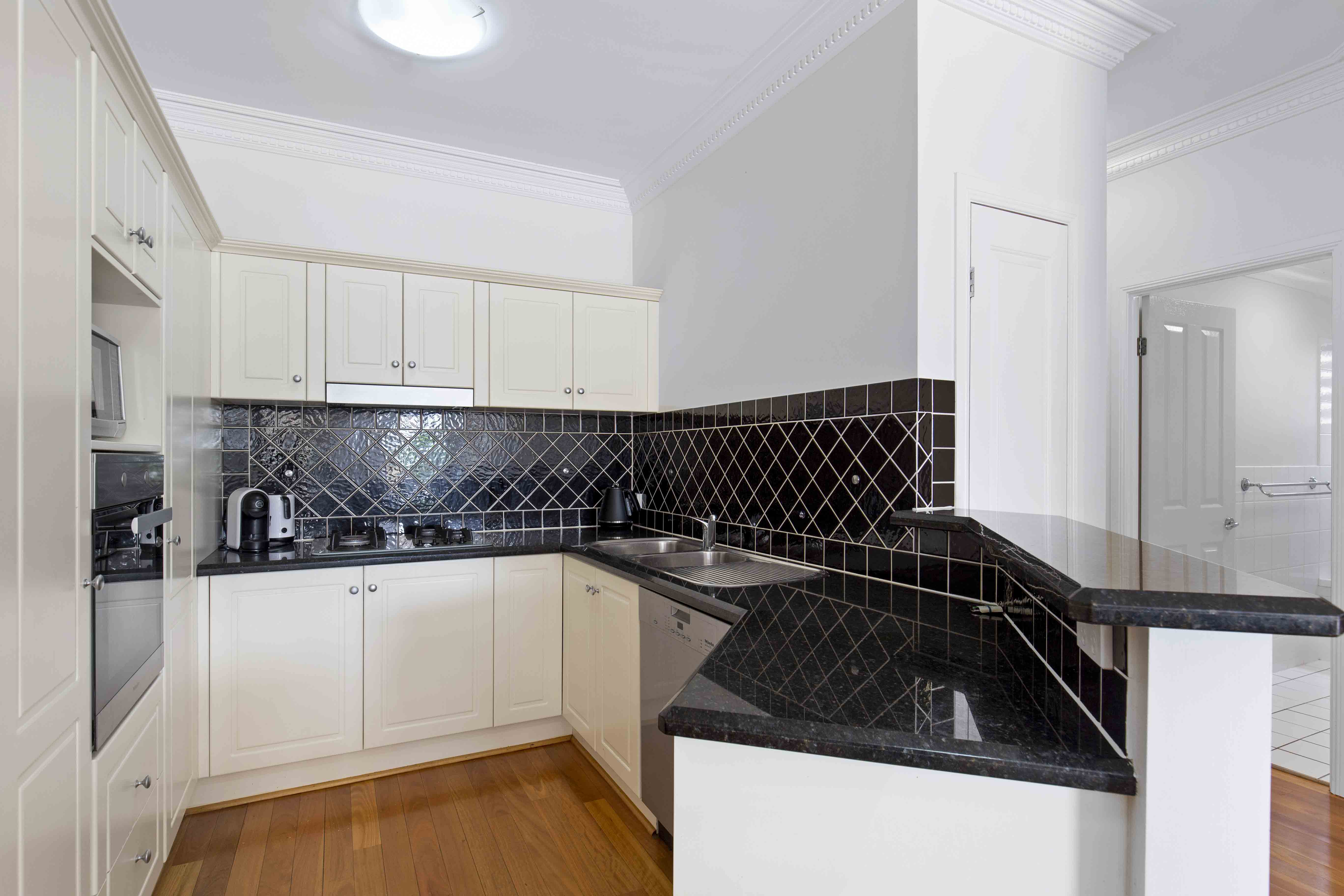 4/58 Sisley Street, St Lucia - Thumbnail 7