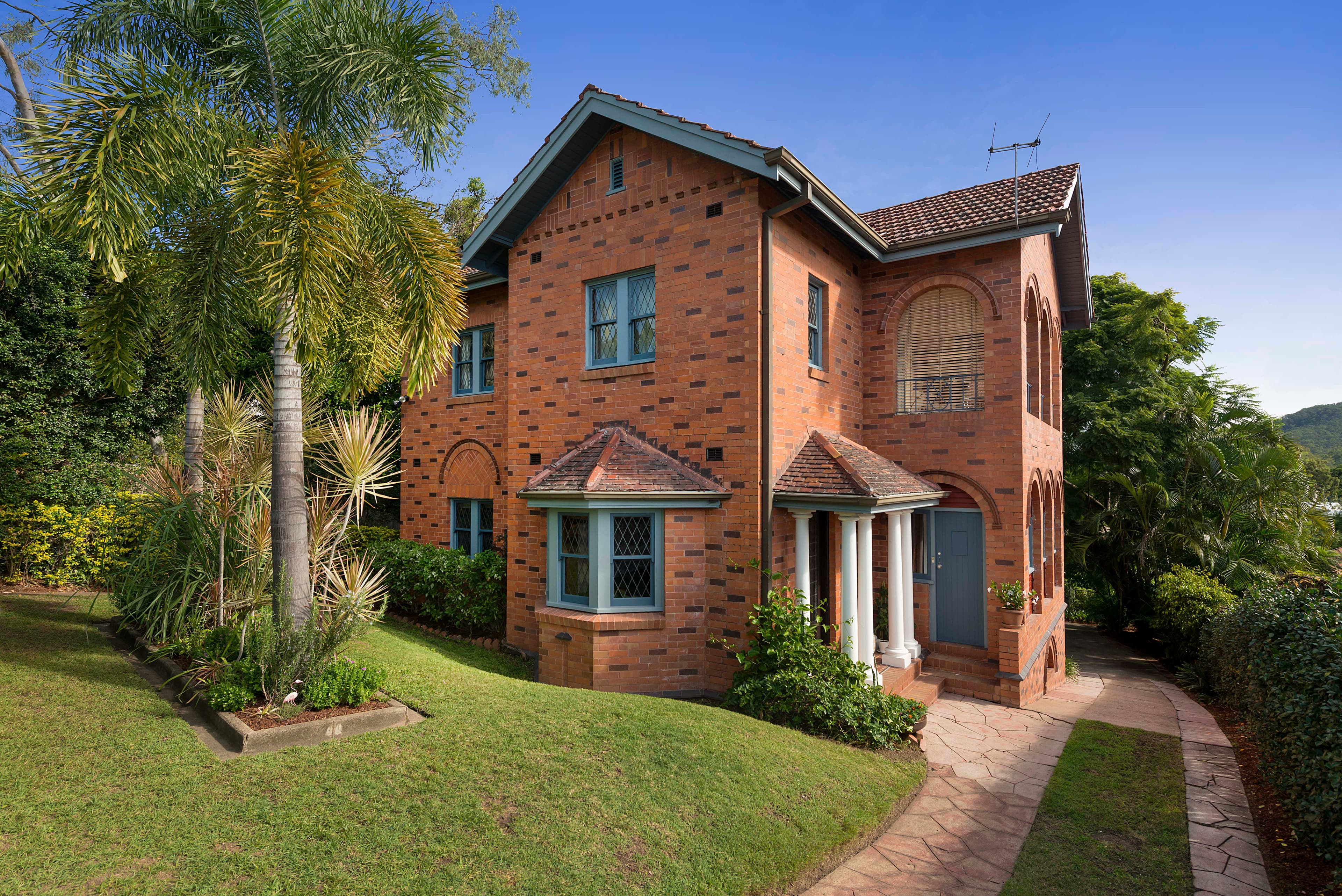 16 Dean Street, Toowong - Image 1