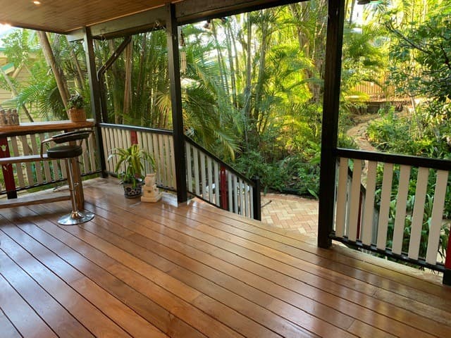 2 Royal Row, Bardon - Image 1
