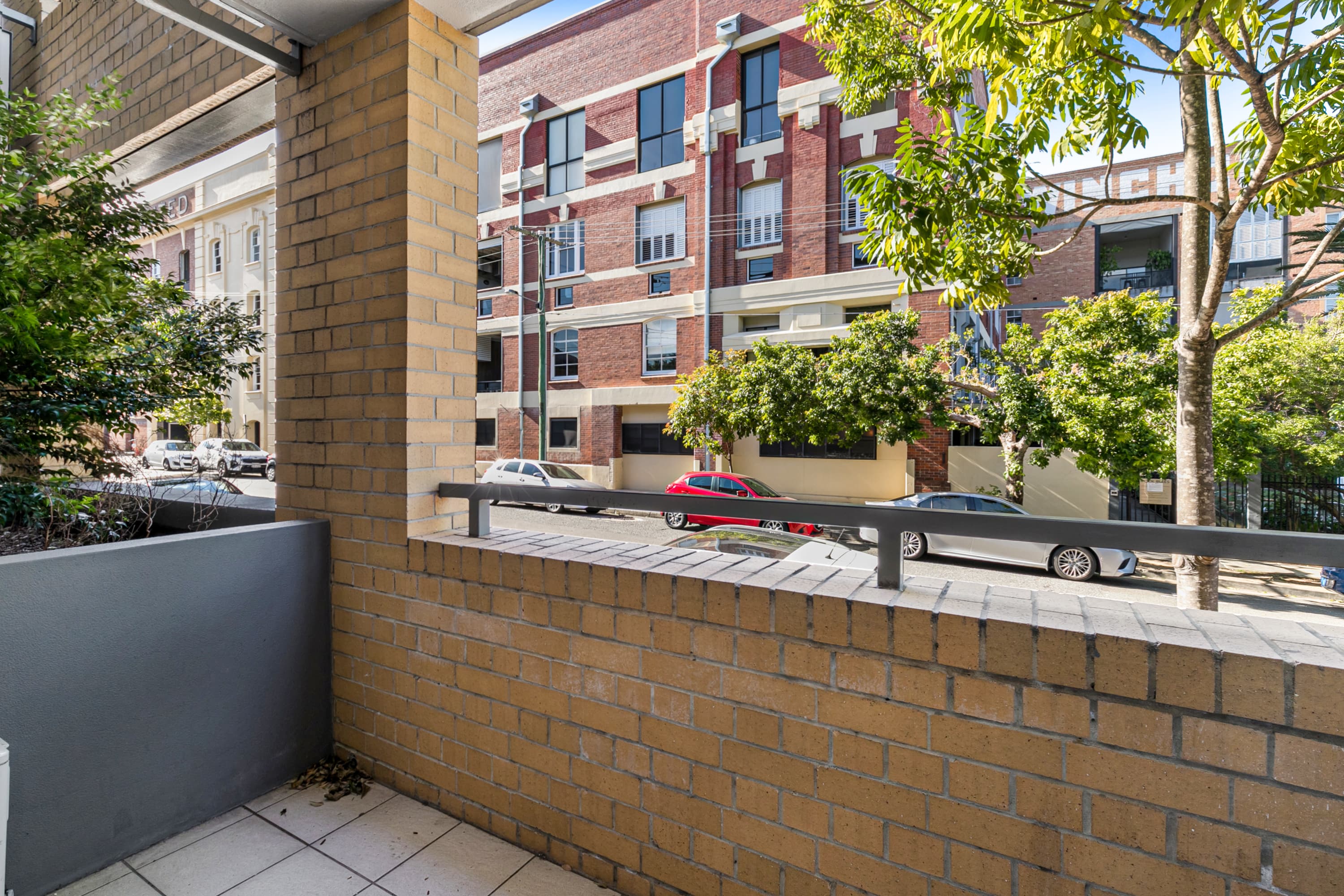 141/139 Commercial R..., Teneriffe - Image 1