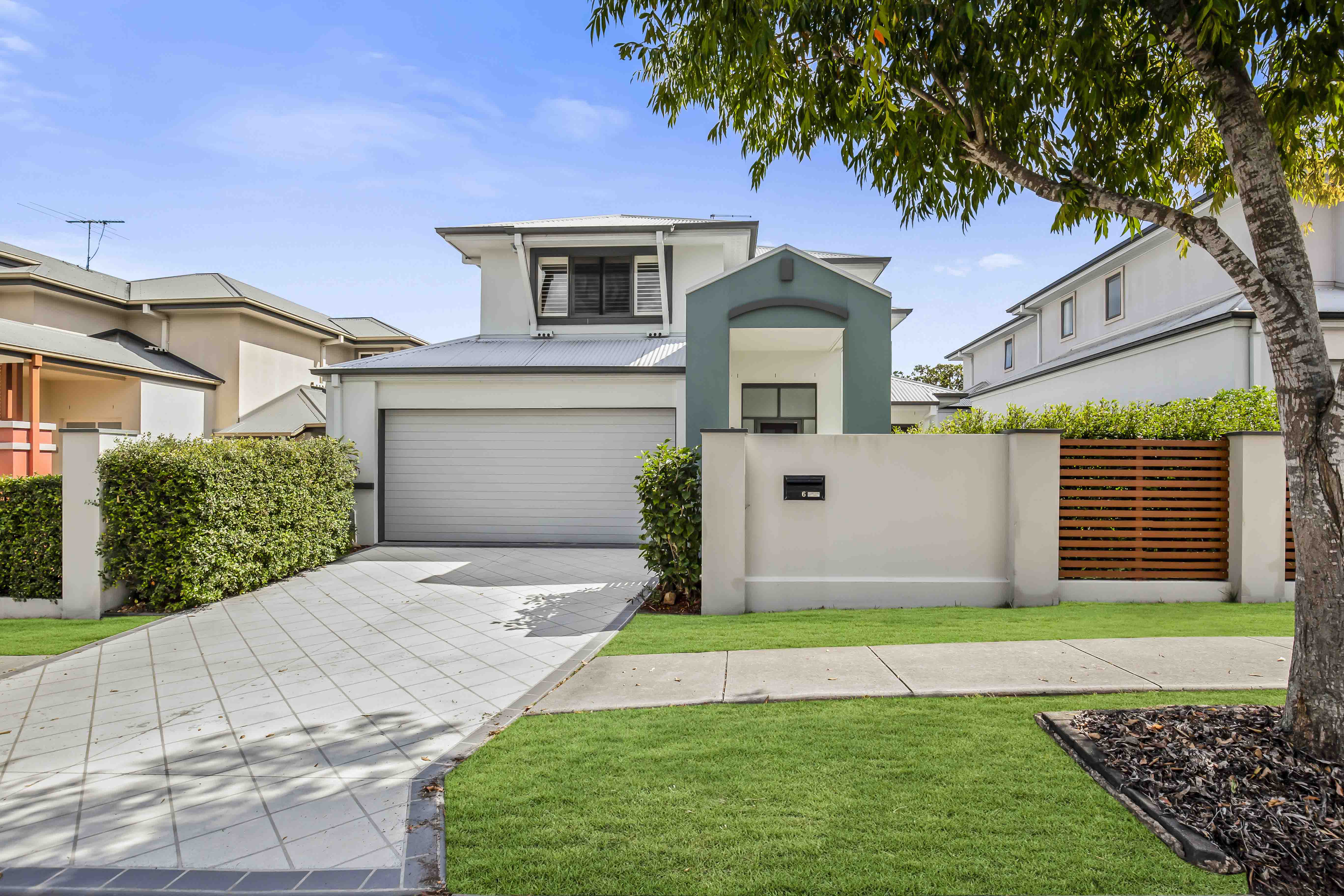 6 Greenway Circuit, Mount Ommaney - Image 1