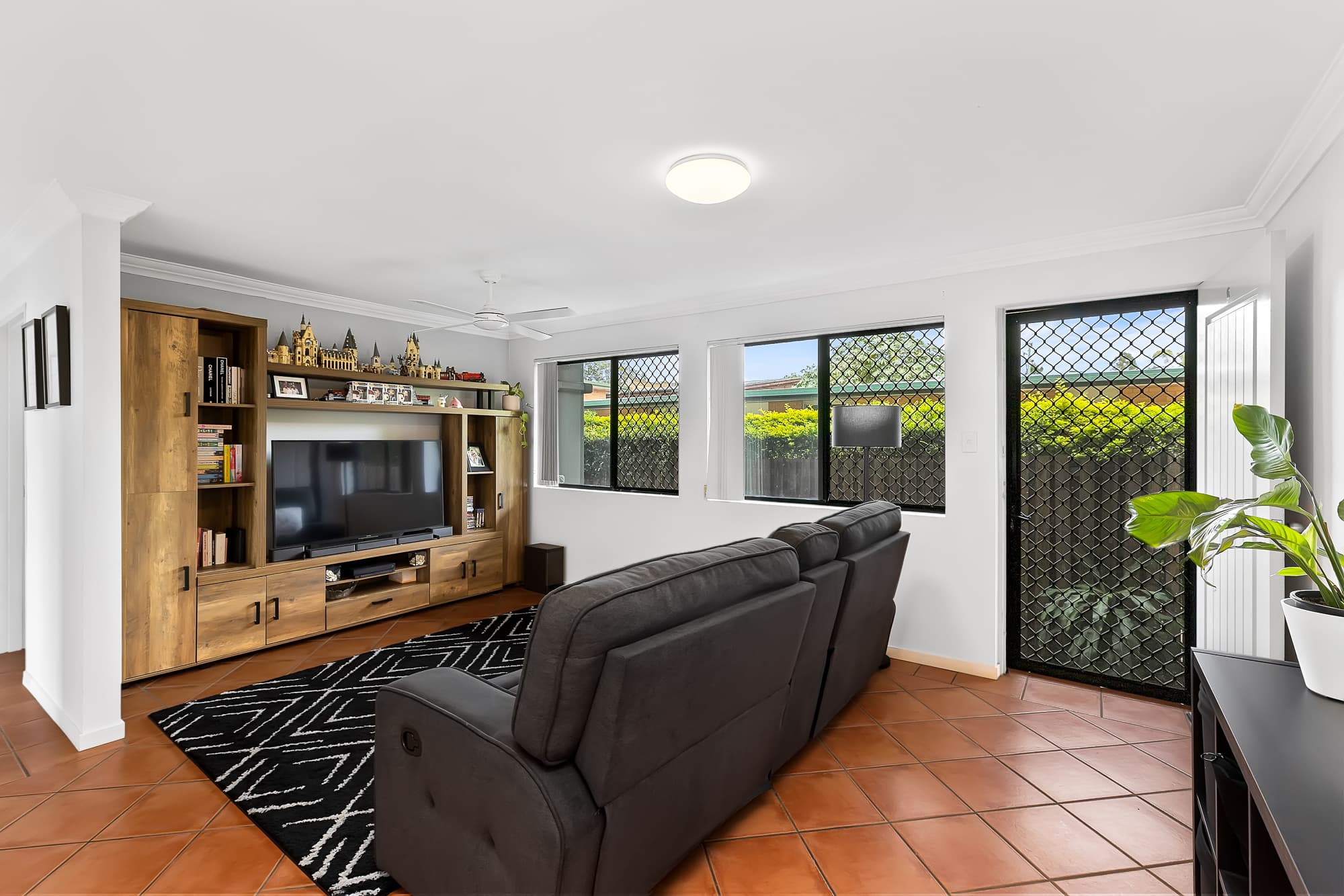 6/61 Westerham Stree..., Taringa - Image 1
