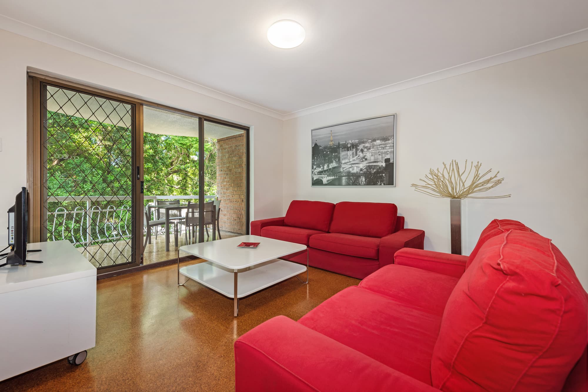 8/30 Sisley Street, St Lucia - Thumbnail 3