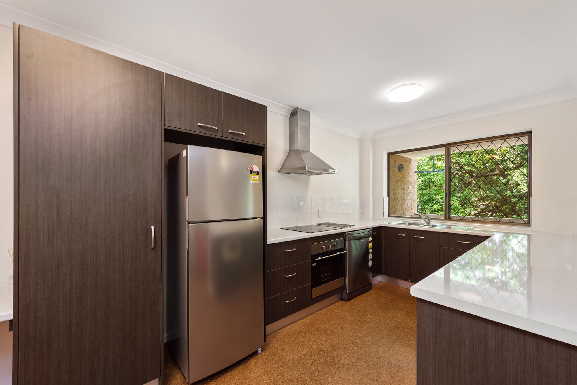 8/30 Sisley Street, St Lucia - Thumbnail 2