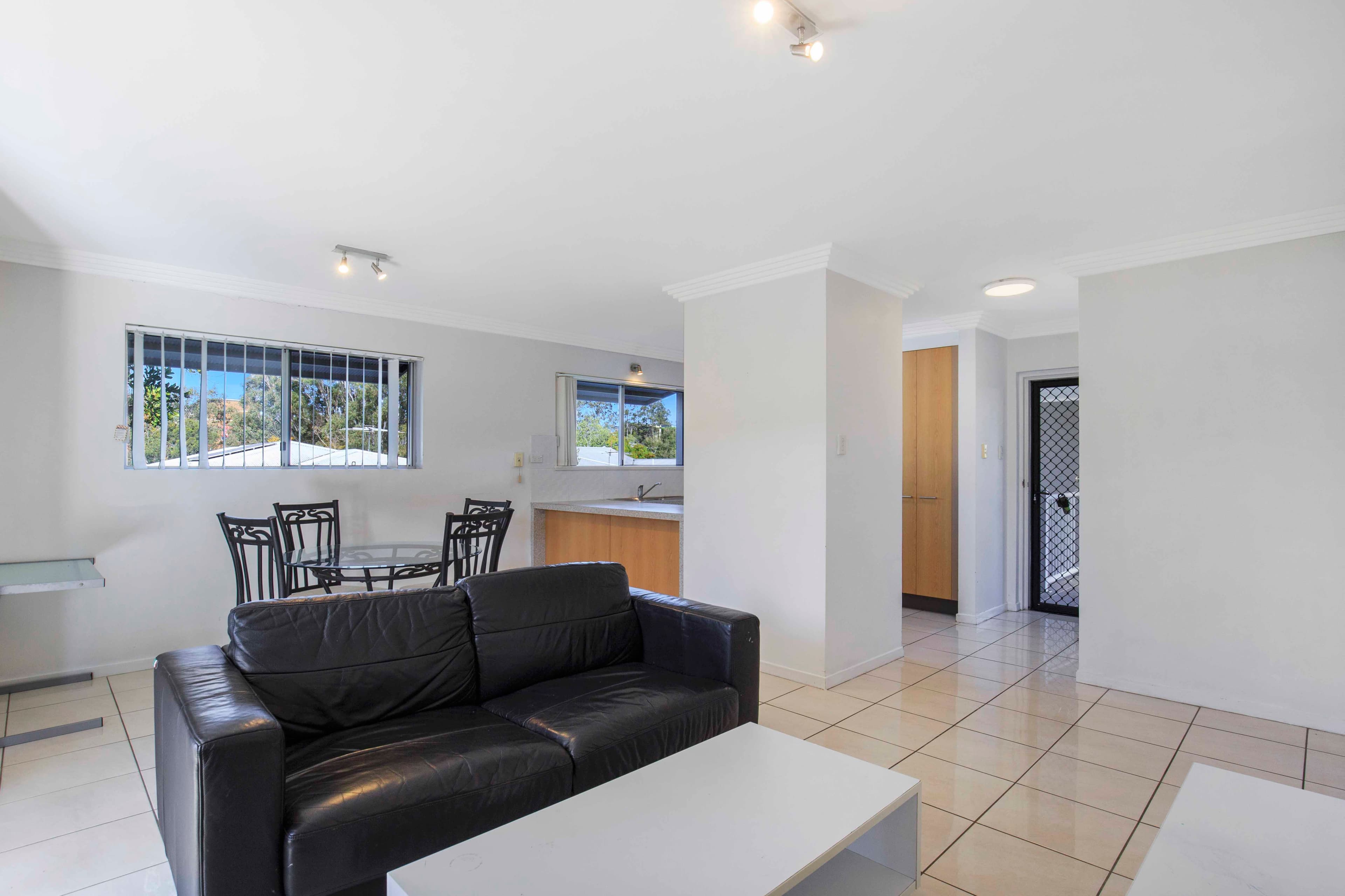6/64 Warren Street, St Lucia - Thumbnail 3