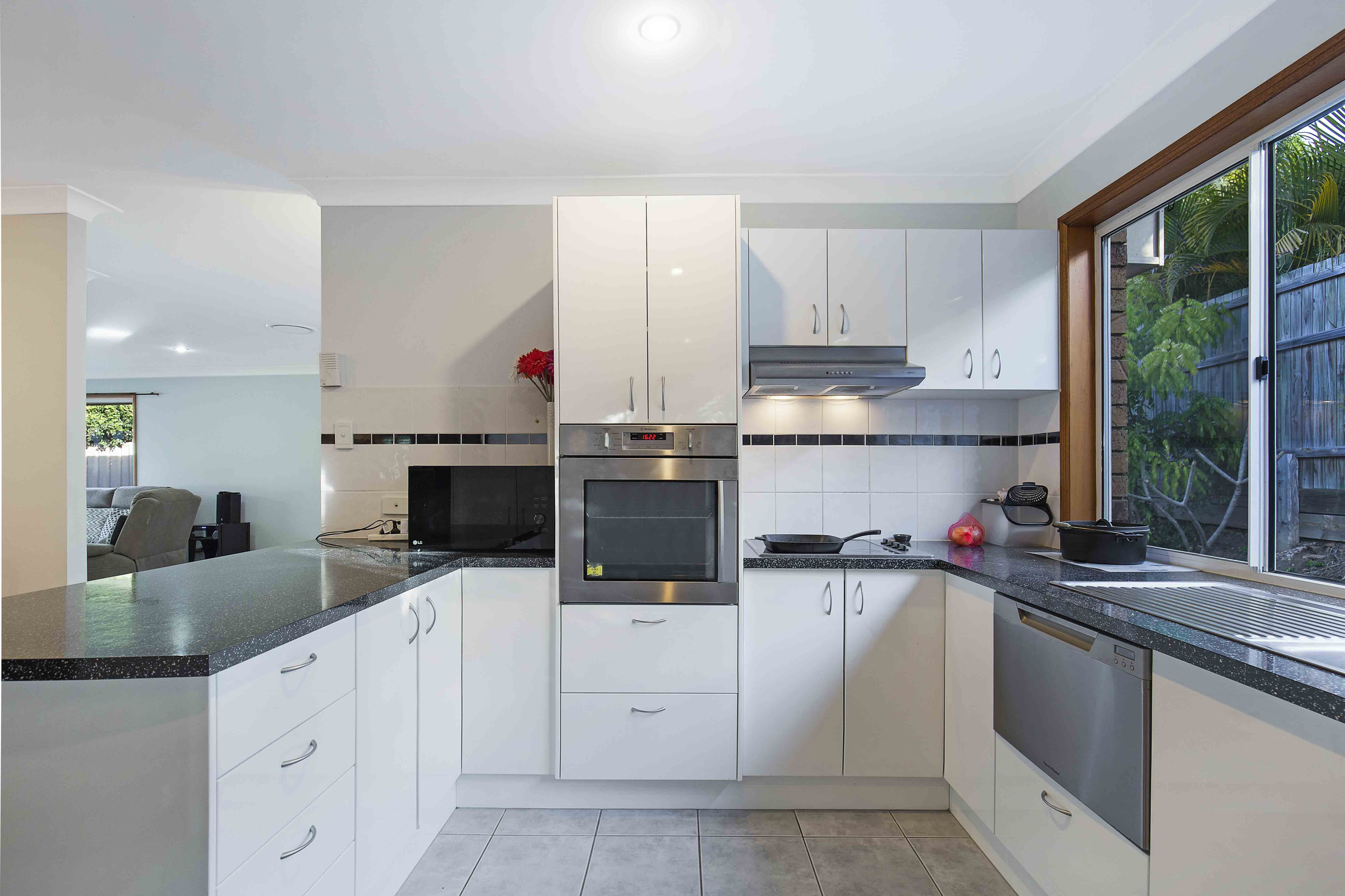 8 Donatello Street, Fig Tree Pocket - Thumbnail 6