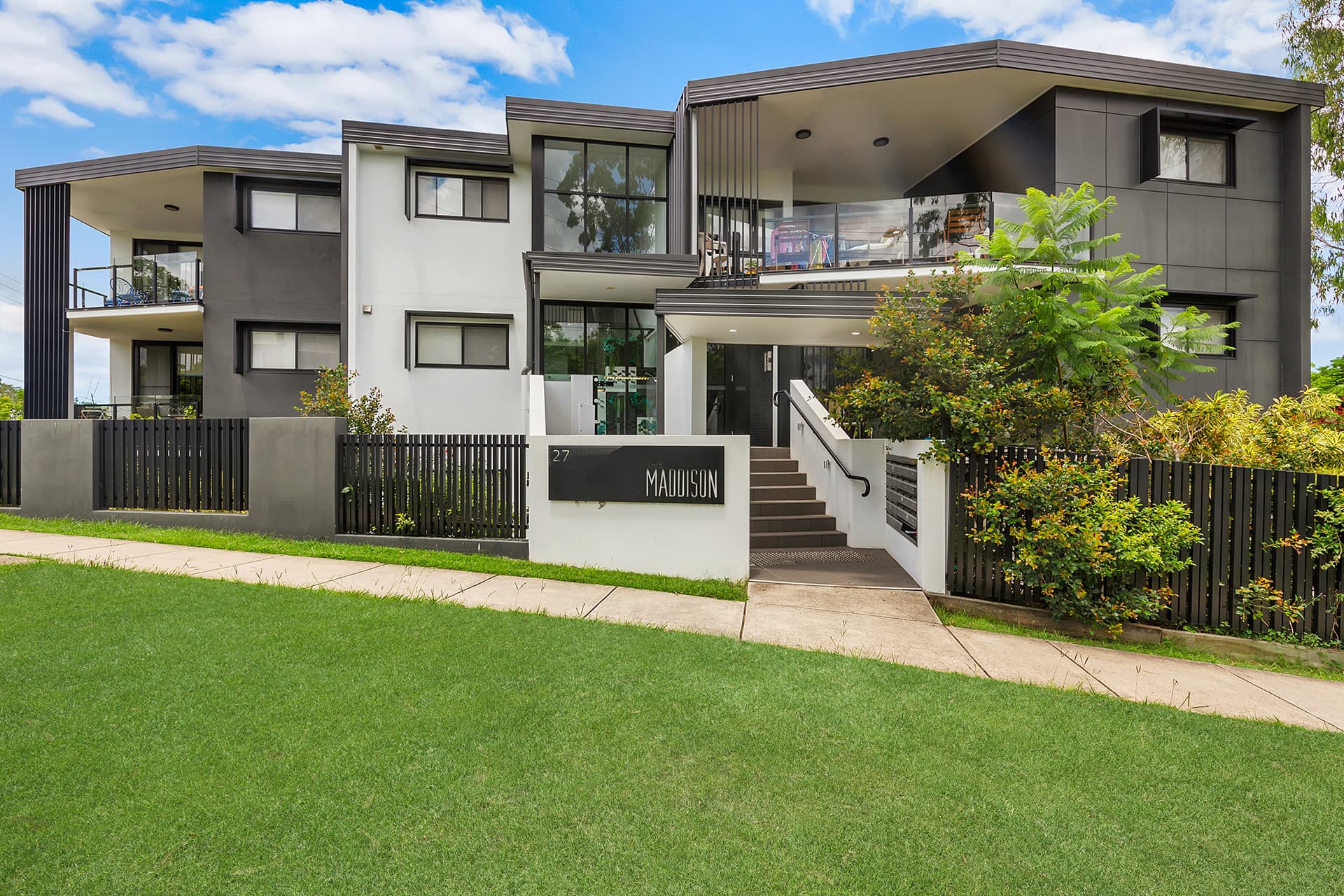 5/27 Stanley Street, Indooroopilly - Thumbnail 3