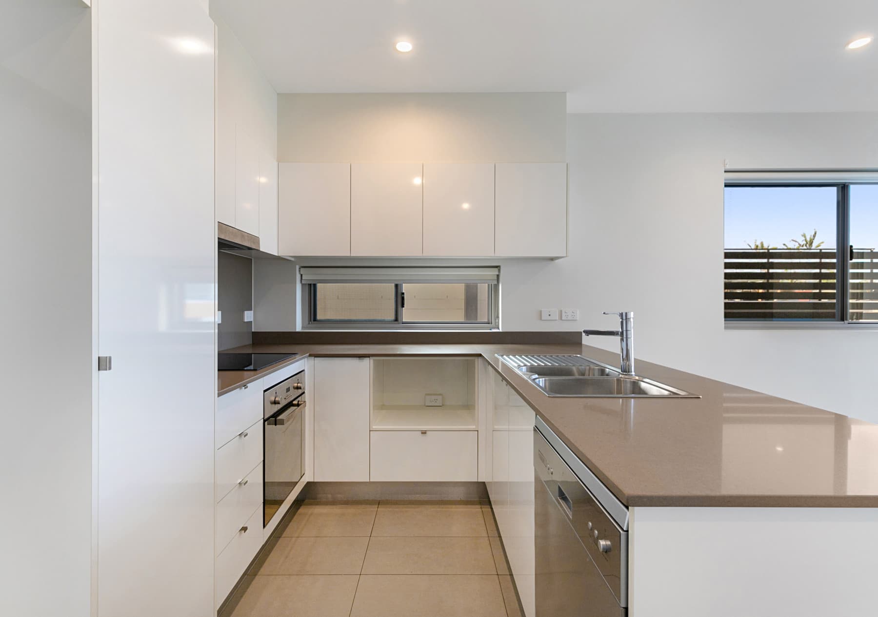 6/1049 Wynnum Road, Cannon Hill - Thumbnail 2