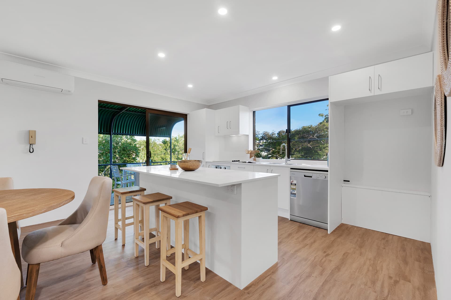 4/64 Sisley Street, St Lucia - Thumbnail 3