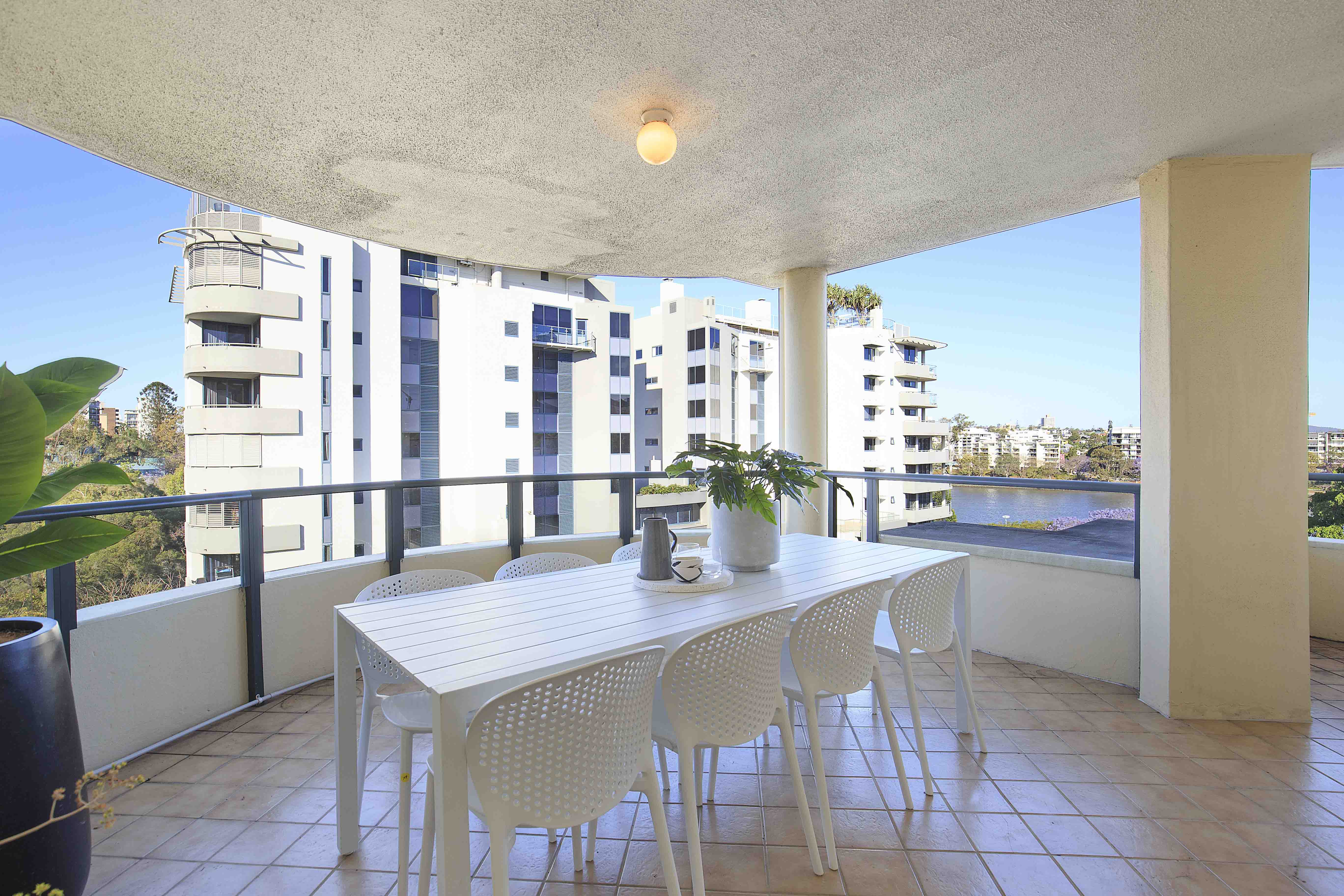 27/16 Patrick Lane, Toowong - Image 1