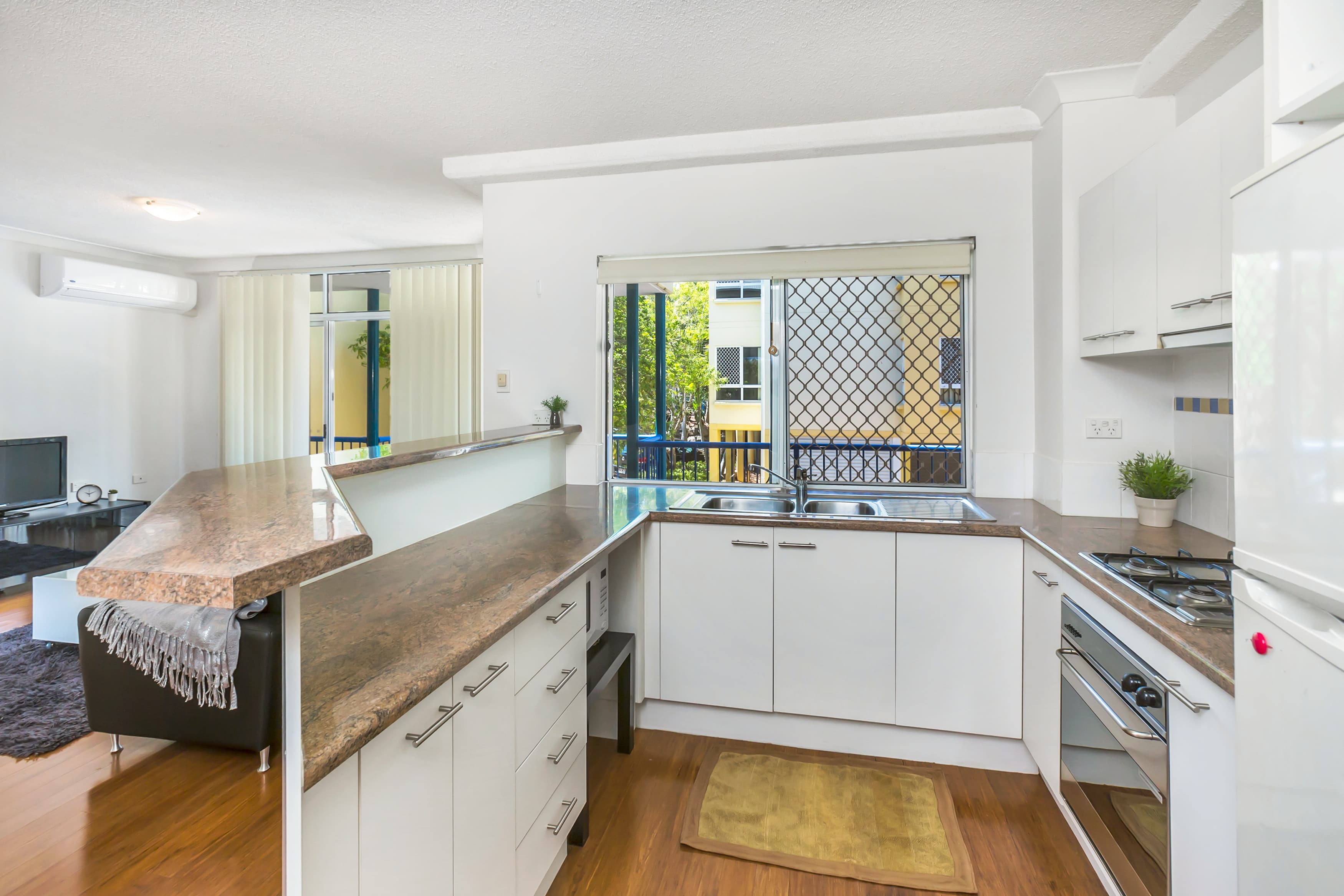 5/32 Cadell Street, Toowong - Thumbnail 2