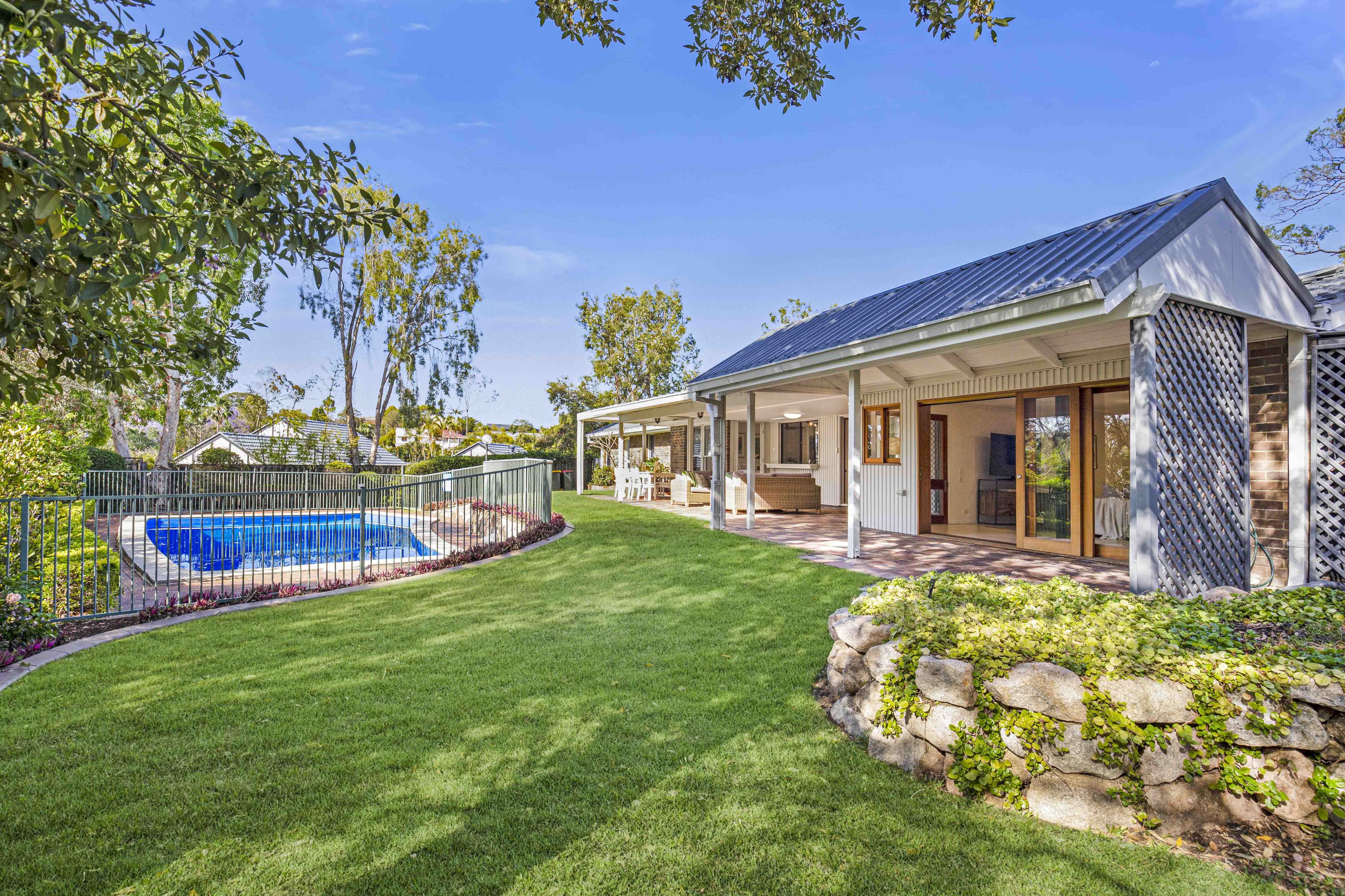 6 Archer Court, Mount Ommaney - Thumbnail 2