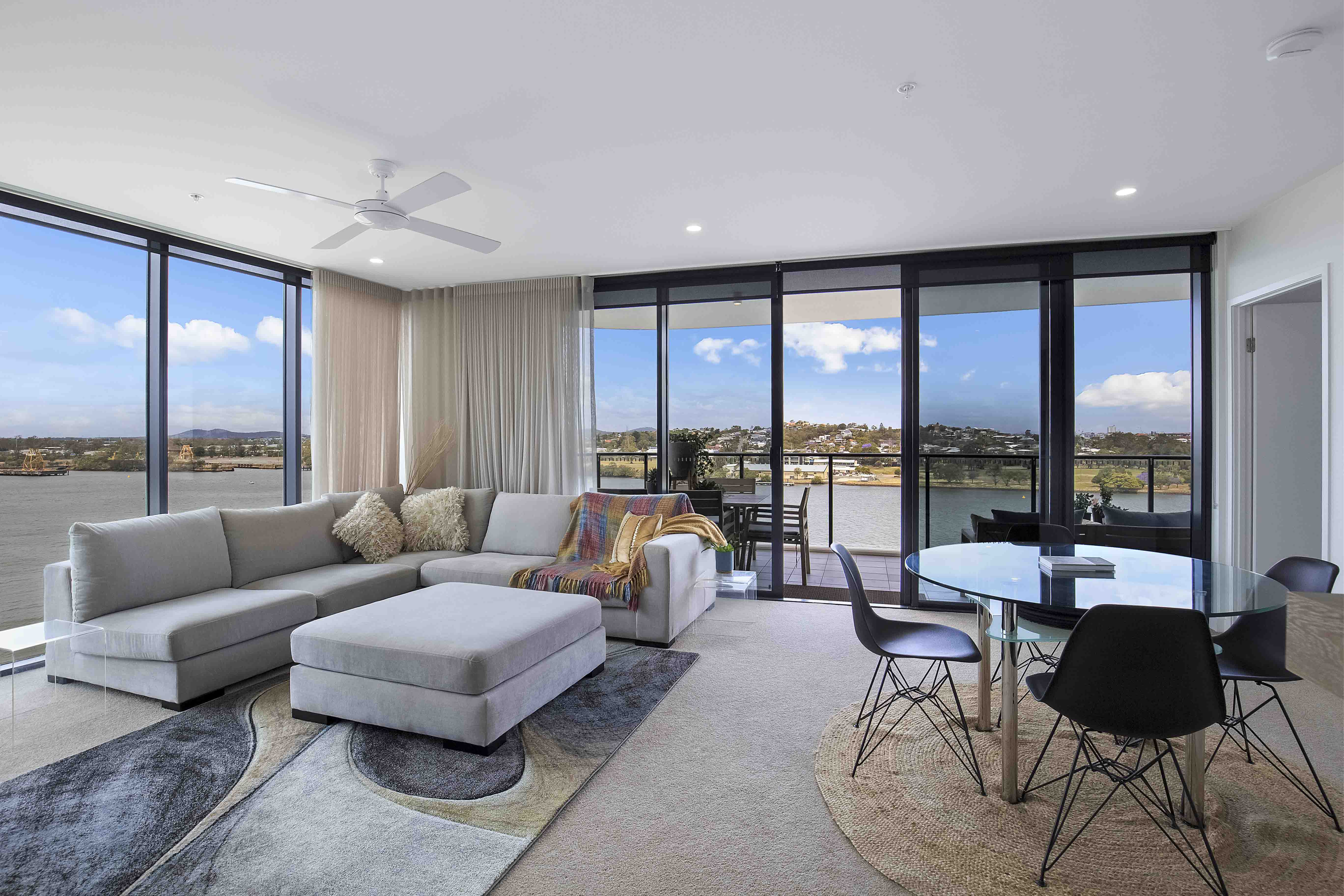 707/11 Wharf Street, Hamilton - Thumbnail 2