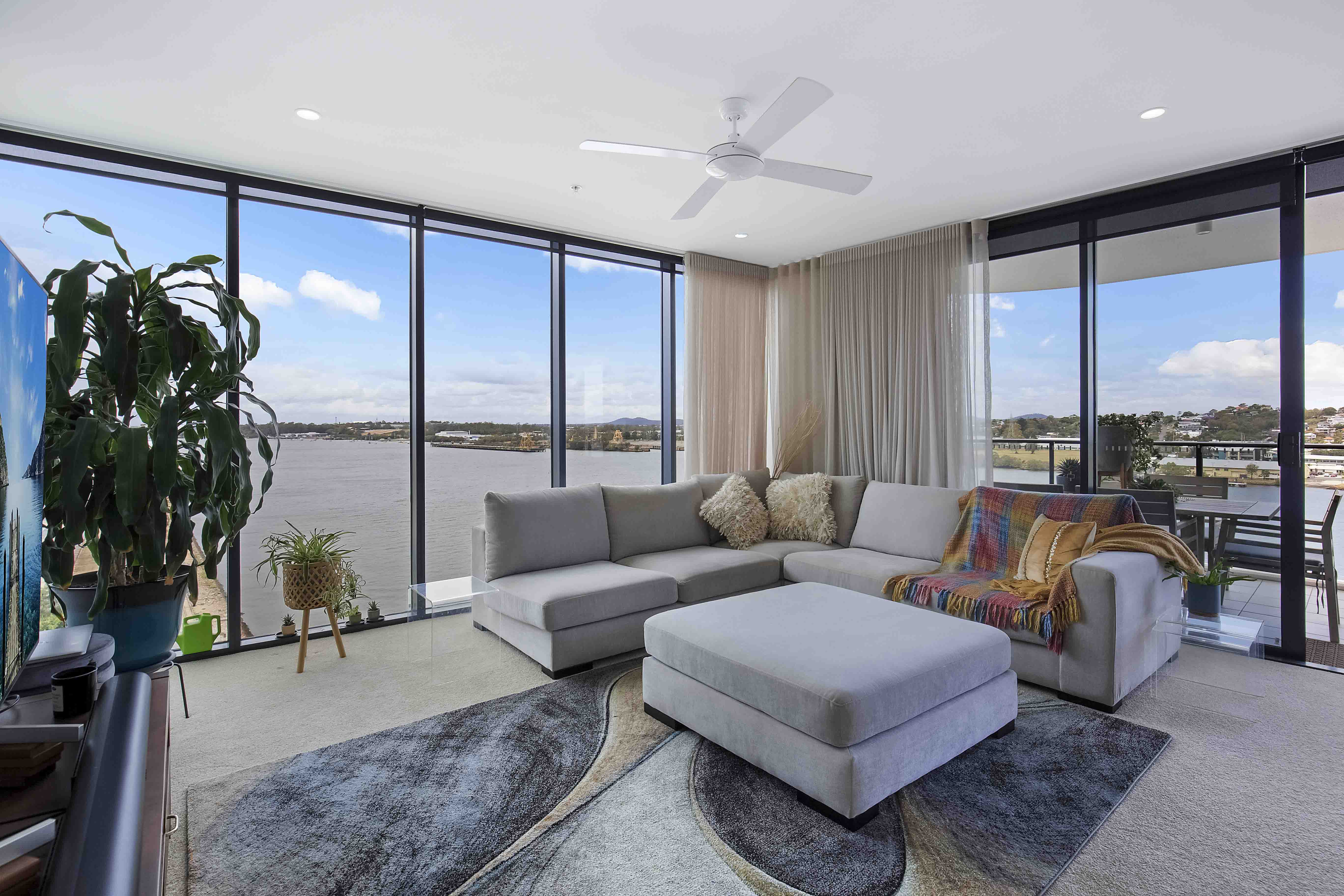 707/11 Wharf Street, Hamilton - Thumbnail 3