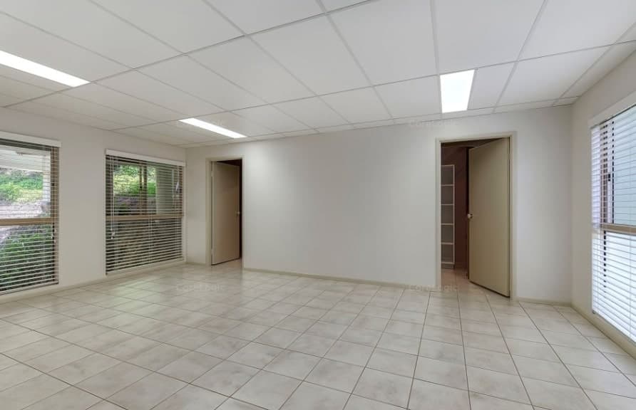 11/32 Tipuana Place, Bardon - Image 1