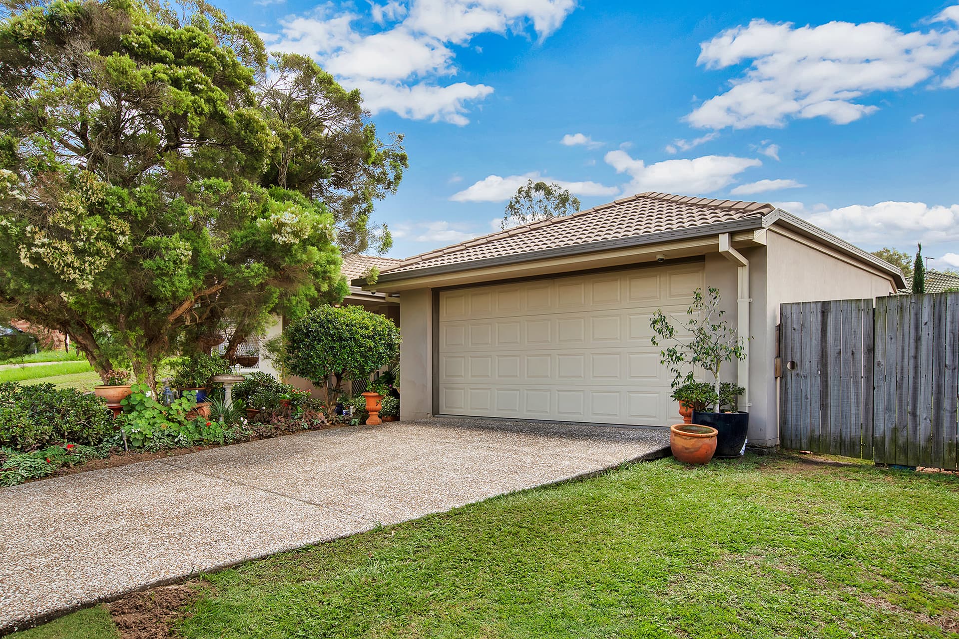 19 Oleosa Close, Moggill - Thumbnail 2
