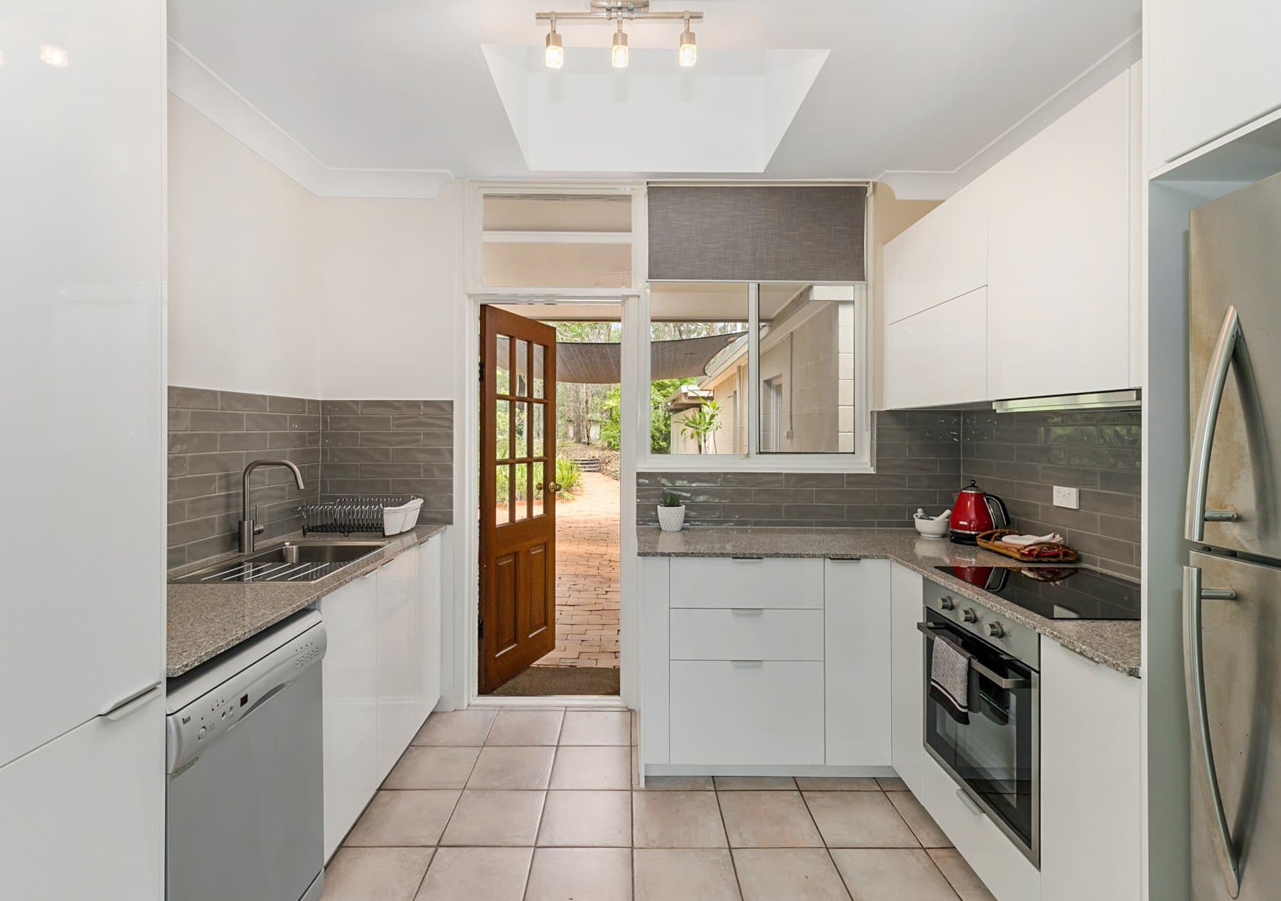 334 Kangaroo Gully R..., Bellbowrie - Thumbnail 3