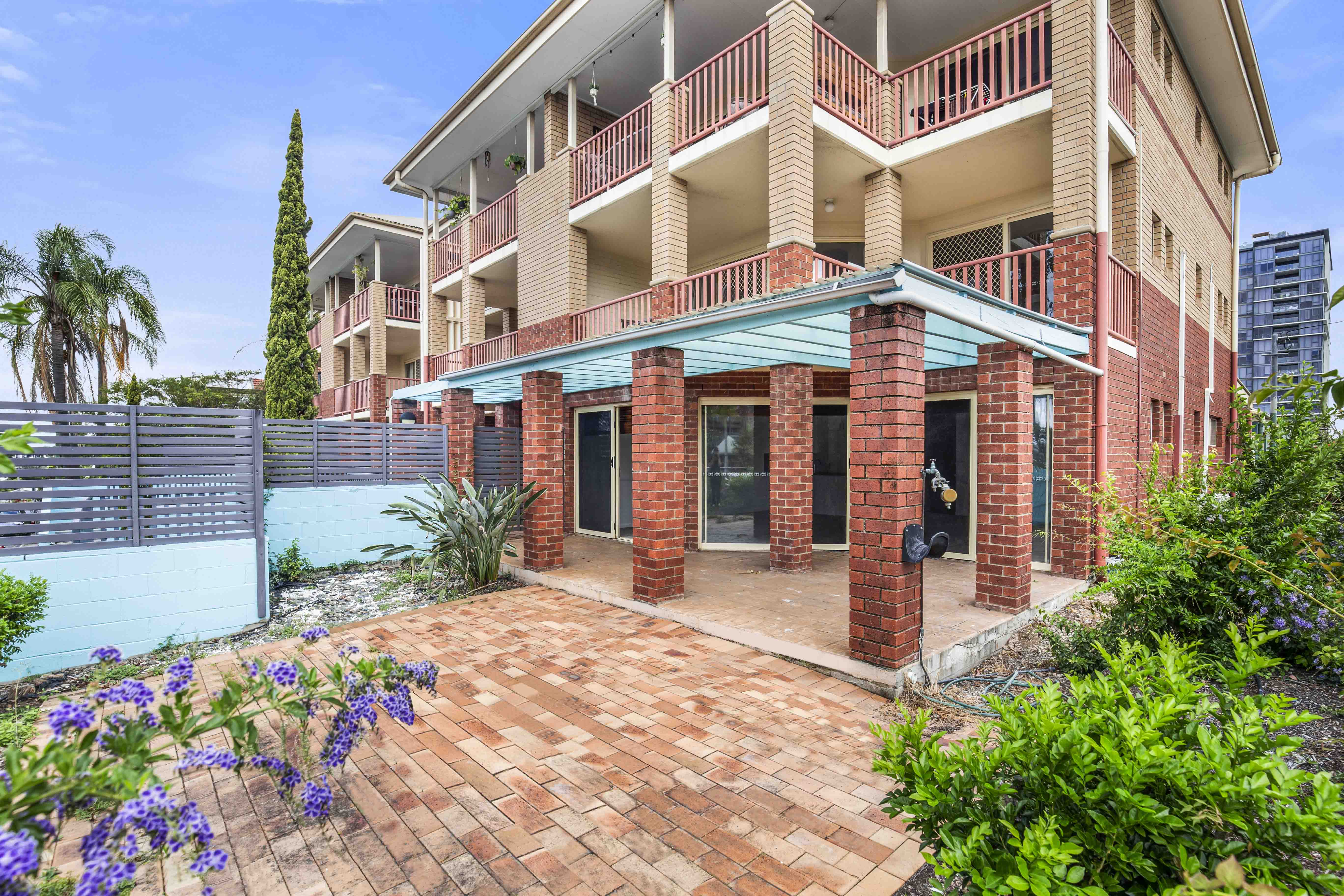 6/1 Golding Street, Toowong - Image 1