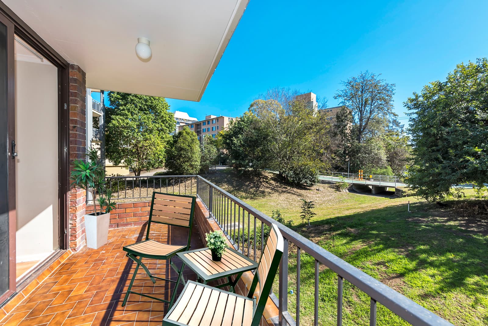 12/26 Carr Street, St Lucia - Thumbnail 2