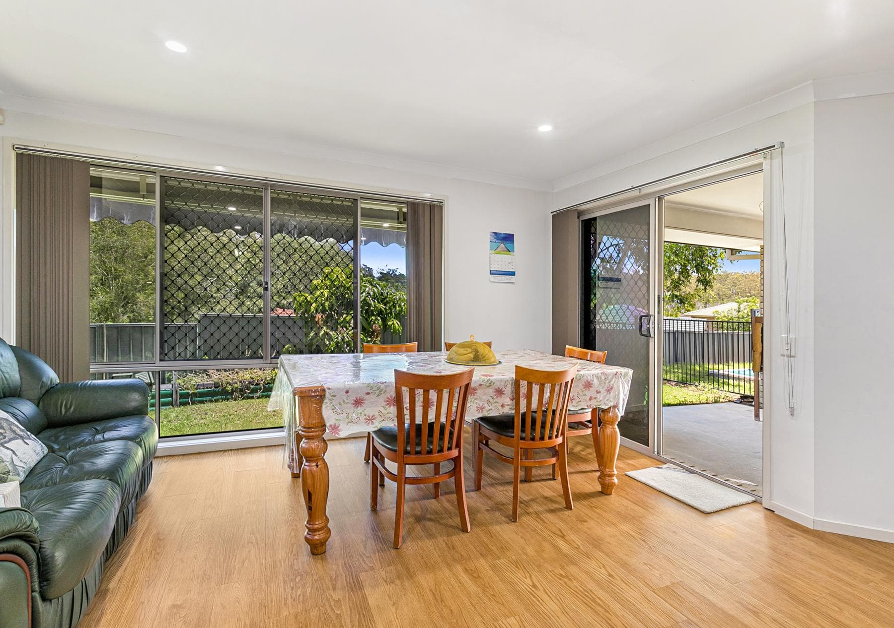 48 Lagoon Crescent, Bellbowrie - Thumbnail 3