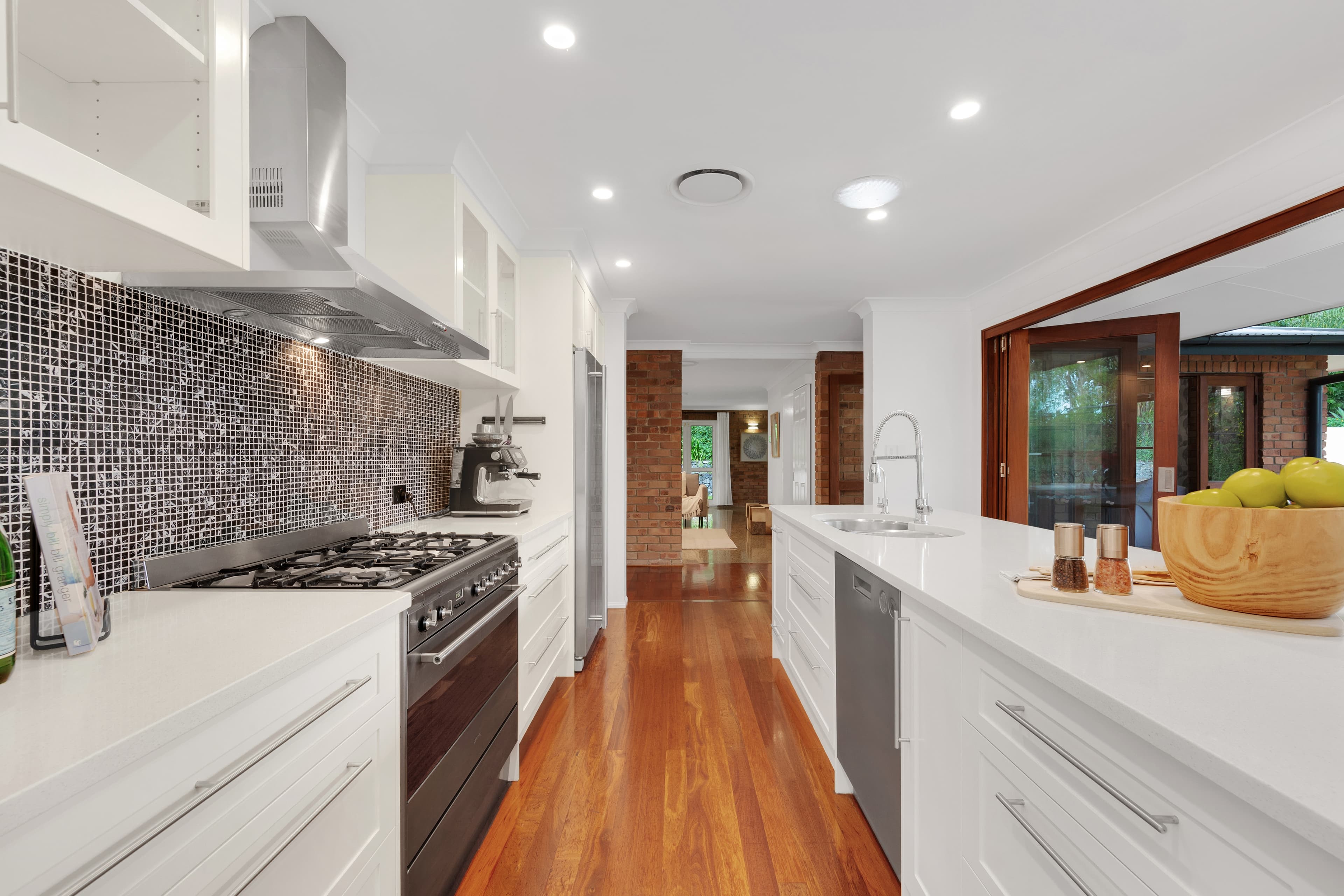 16 Willowbrook Stree..., Kenmore Hills - Thumbnail 8
