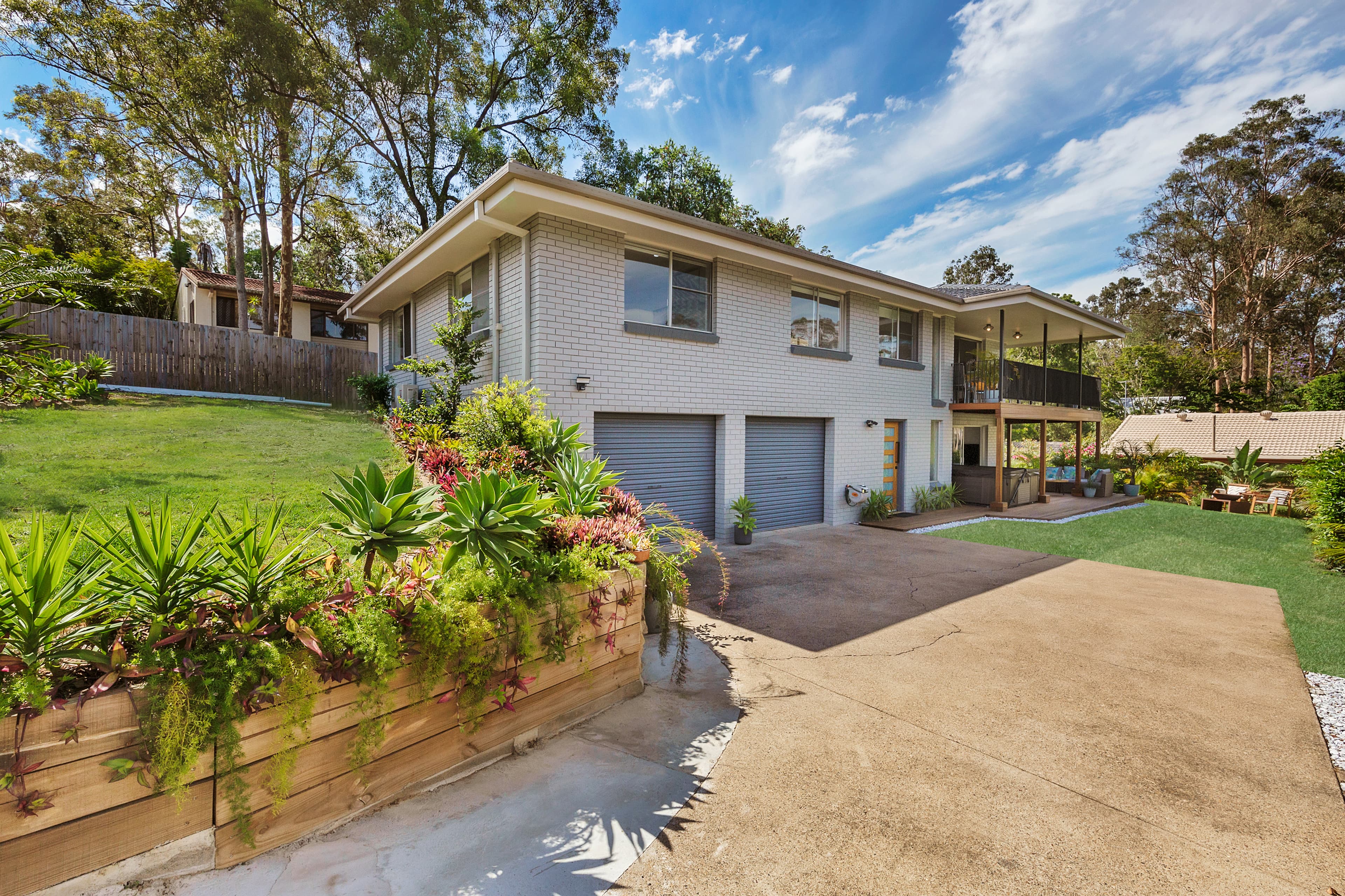 18 Winking Street, Chapel Hill - Image 1