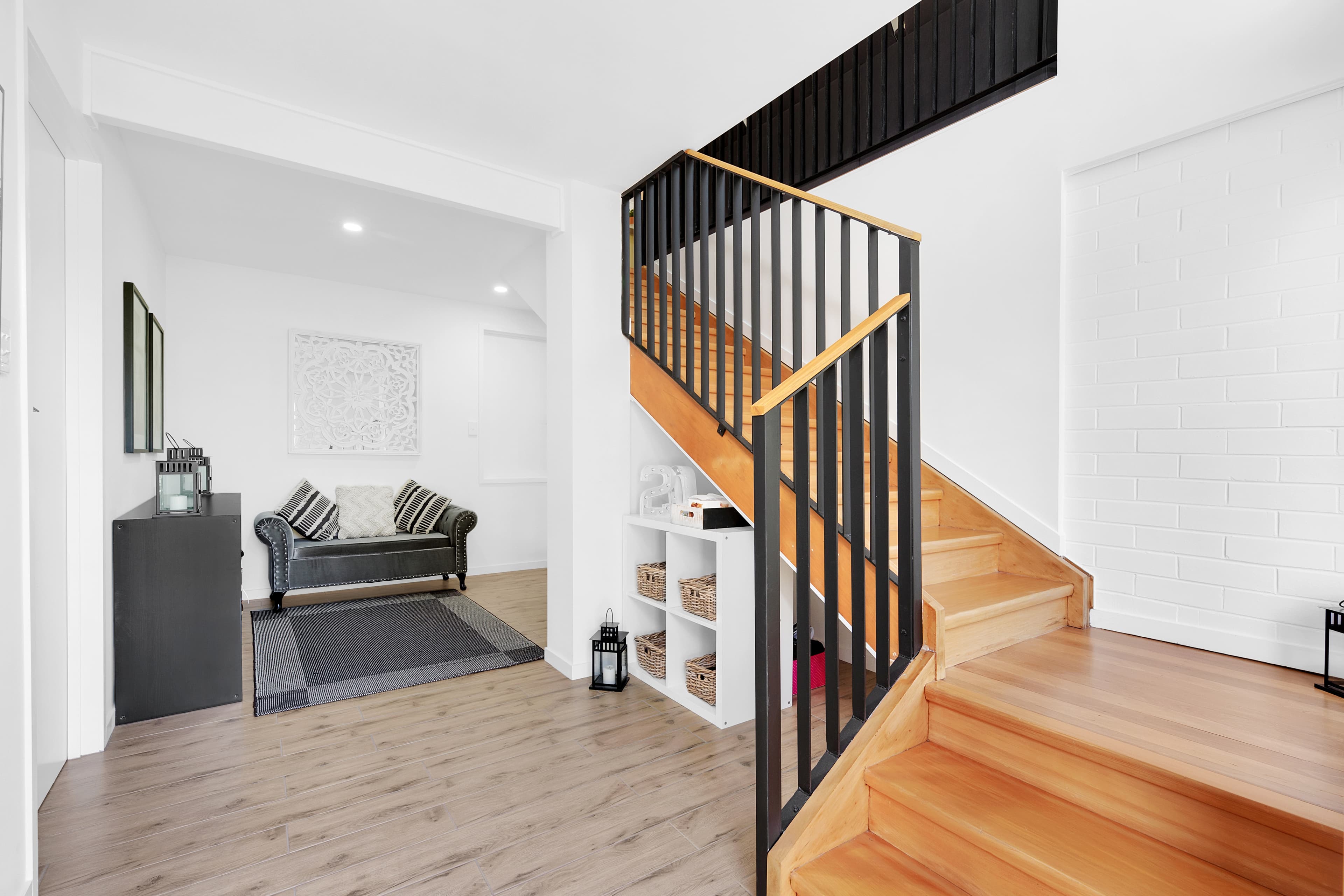 18 Winking Street, Chapel Hill - Thumbnail 2