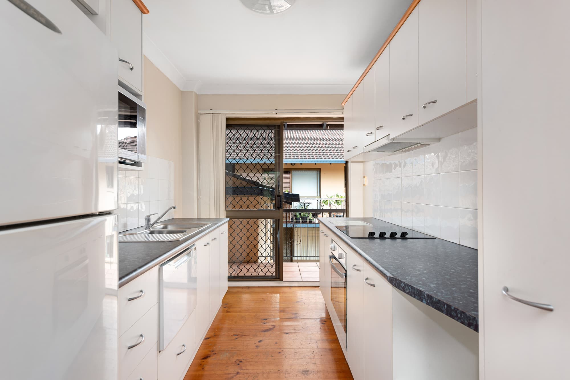 8/15 Waverley Road, Taringa - Thumbnail 2