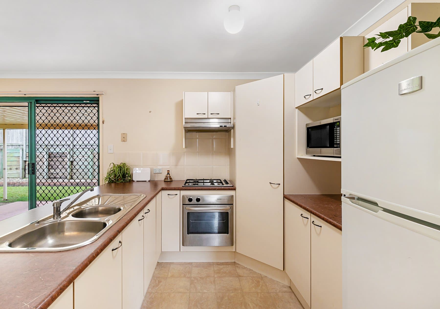 12 Creswick Place, Bellbowrie - Thumbnail 6