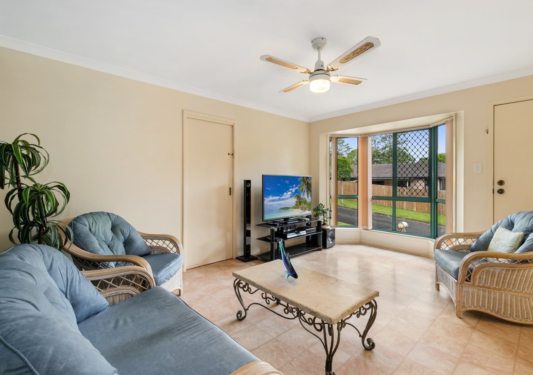 12 Creswick Place, Bellbowrie - Thumbnail 2