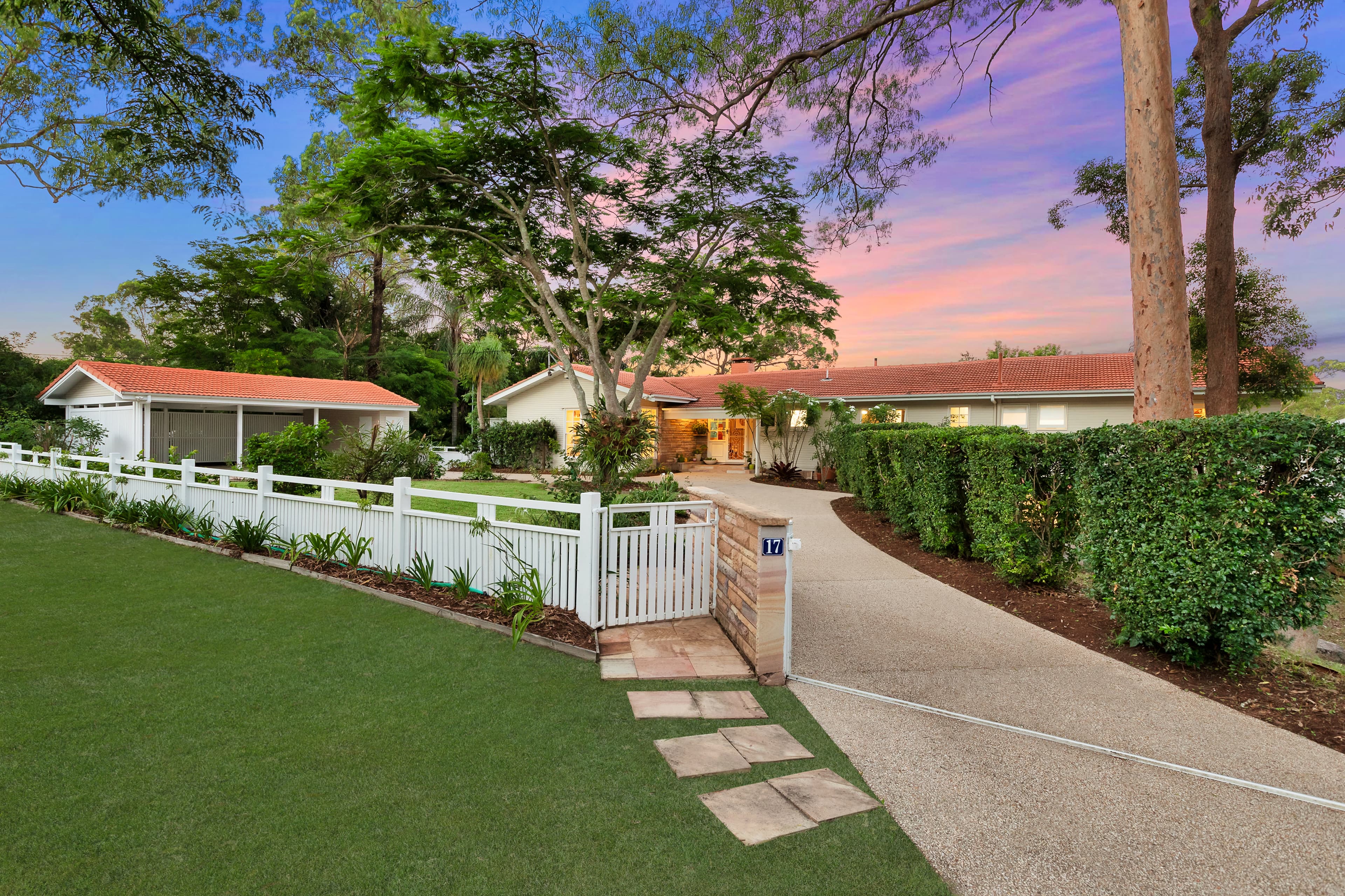 17 Bina Street, Chapel Hill - Thumbnail 2