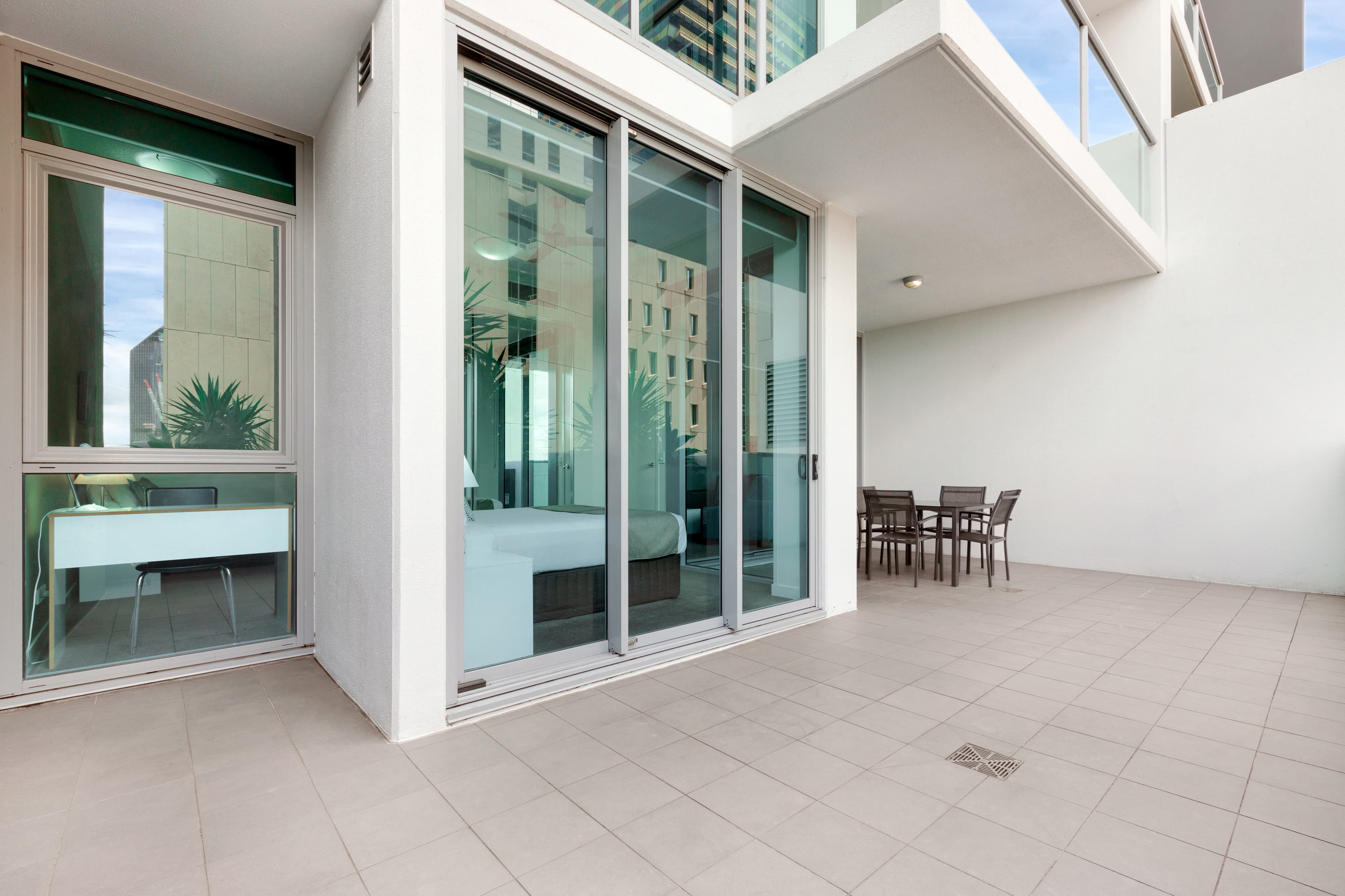 51/18 Tank Street, Brisbane City - Thumbnail 4