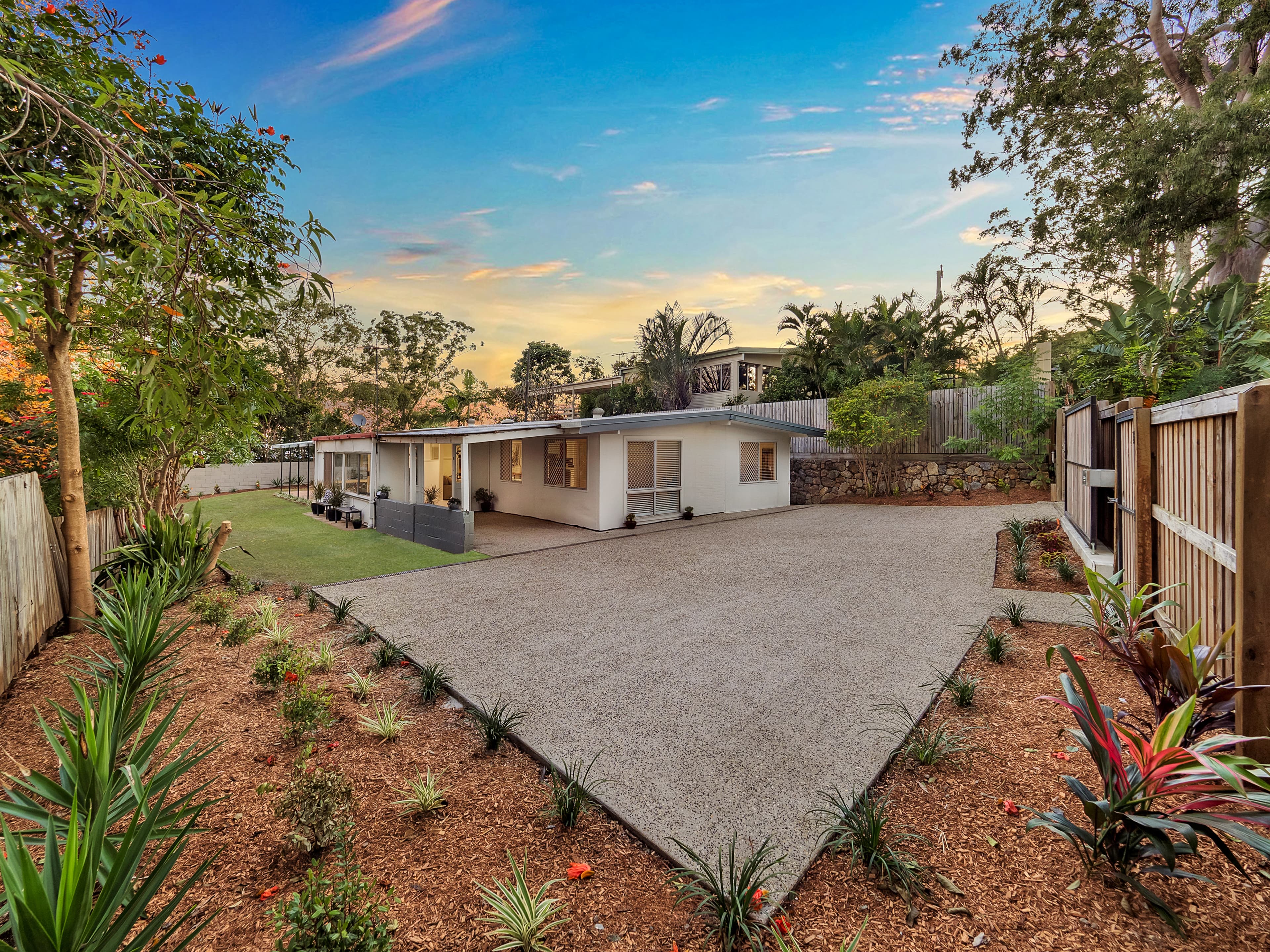 36 Cedarleigh Road, Kenmore - Image 1