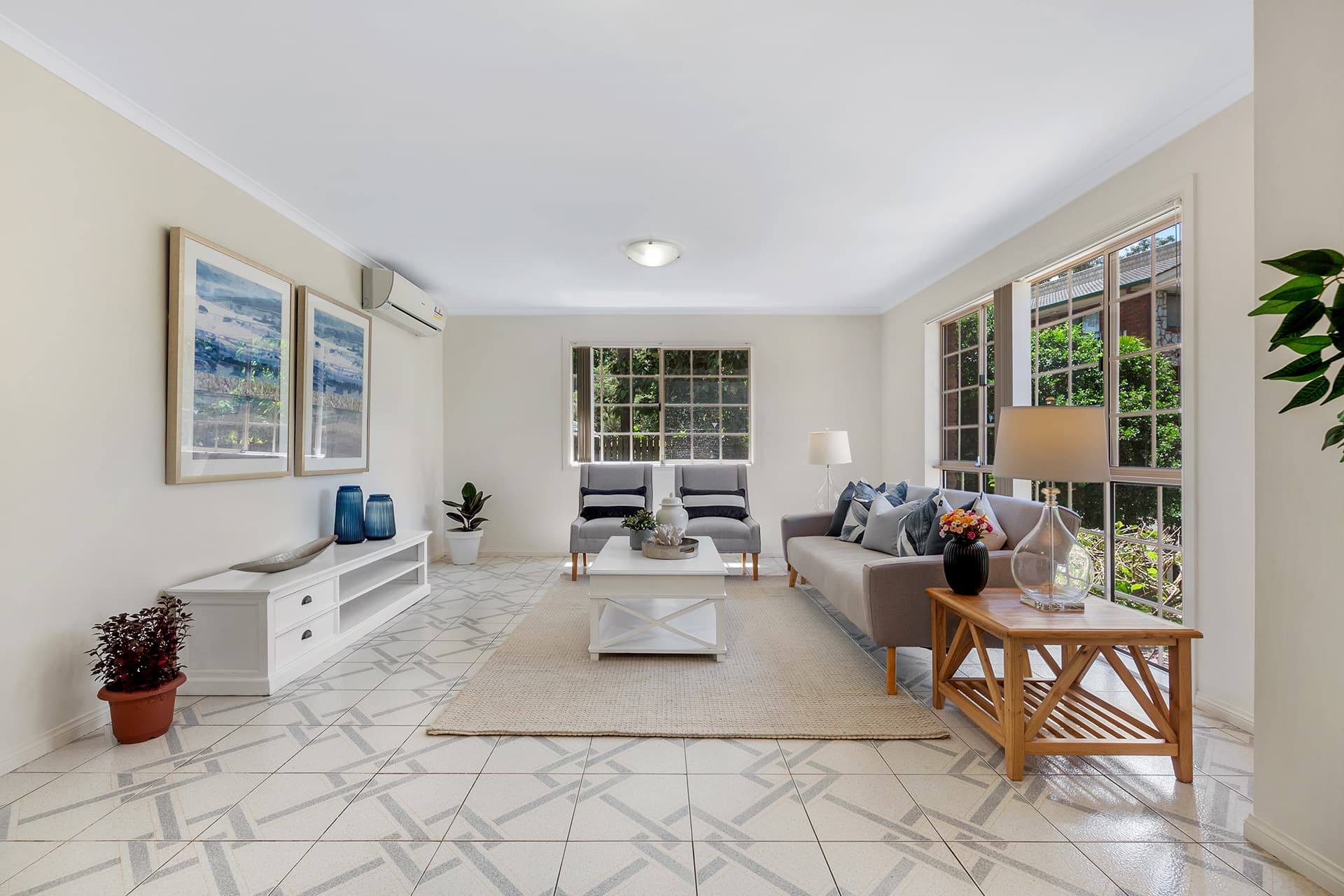 1/6 Shirley Street, Indooroopilly - Image 1