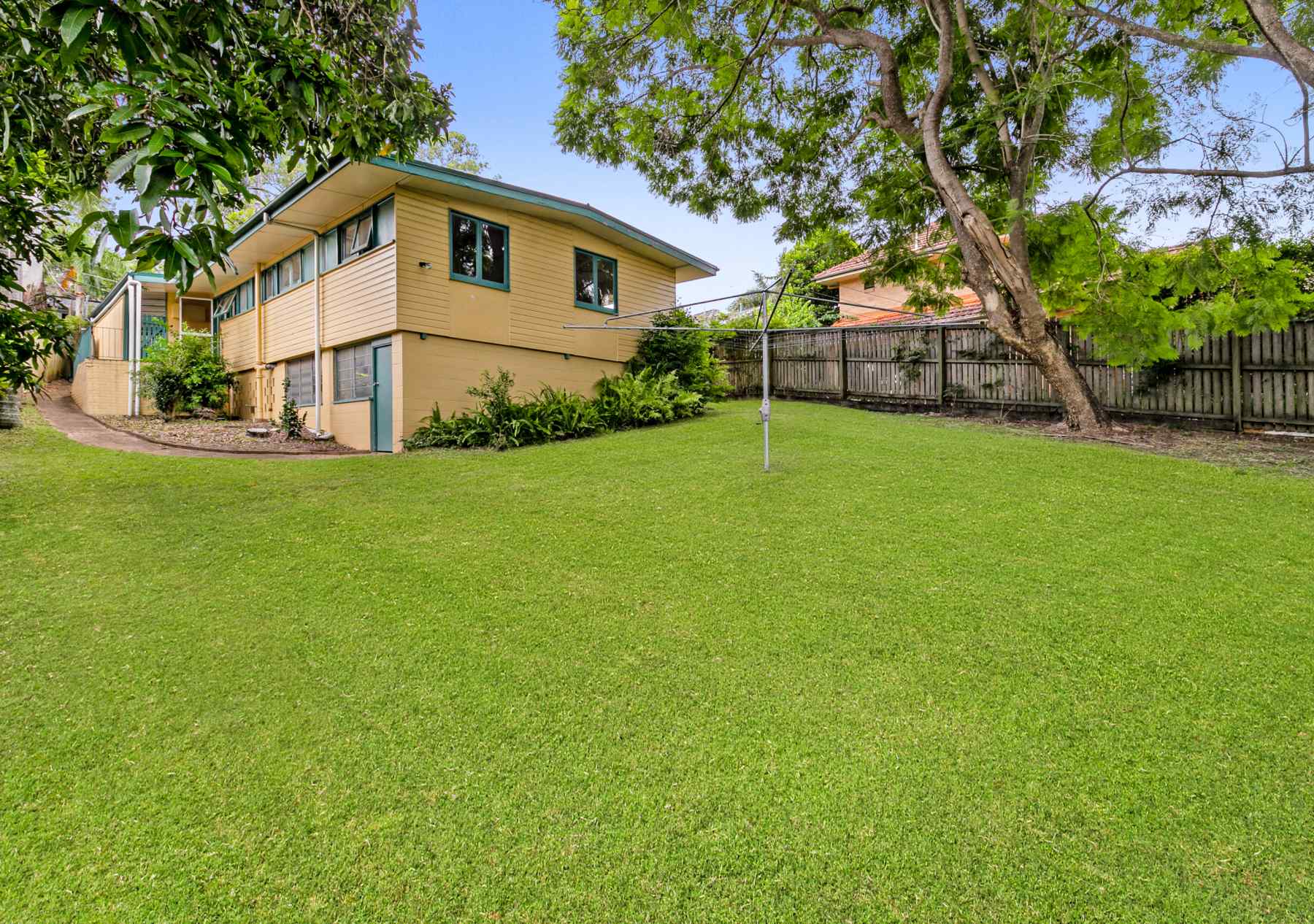 11 Norm Street, Kenmore - Thumbnail 2