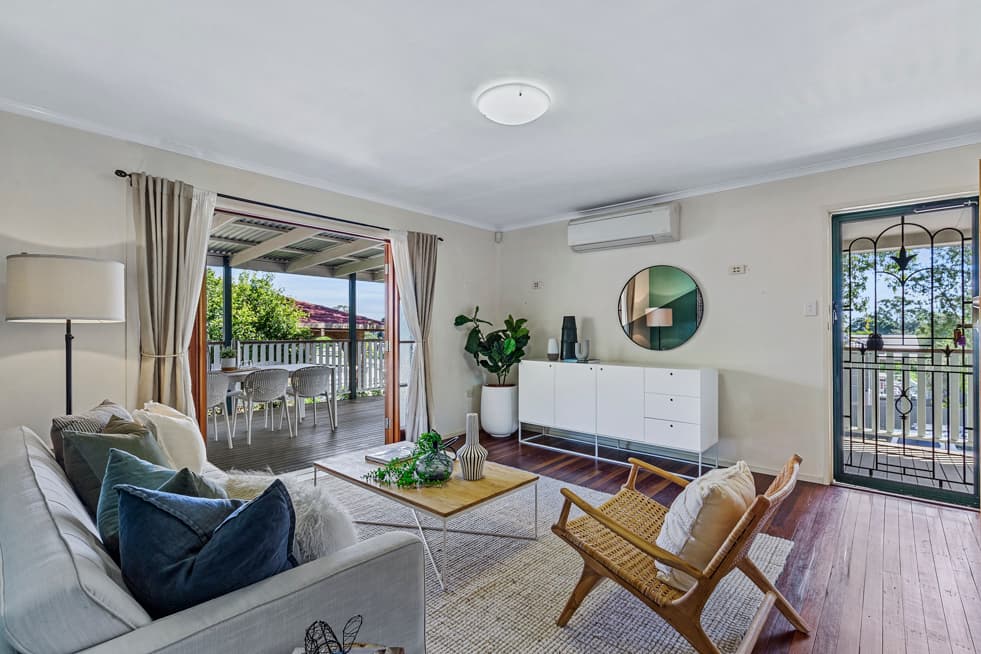 52 Molesworth Street, Seventeen Mile Rocks - Image 1