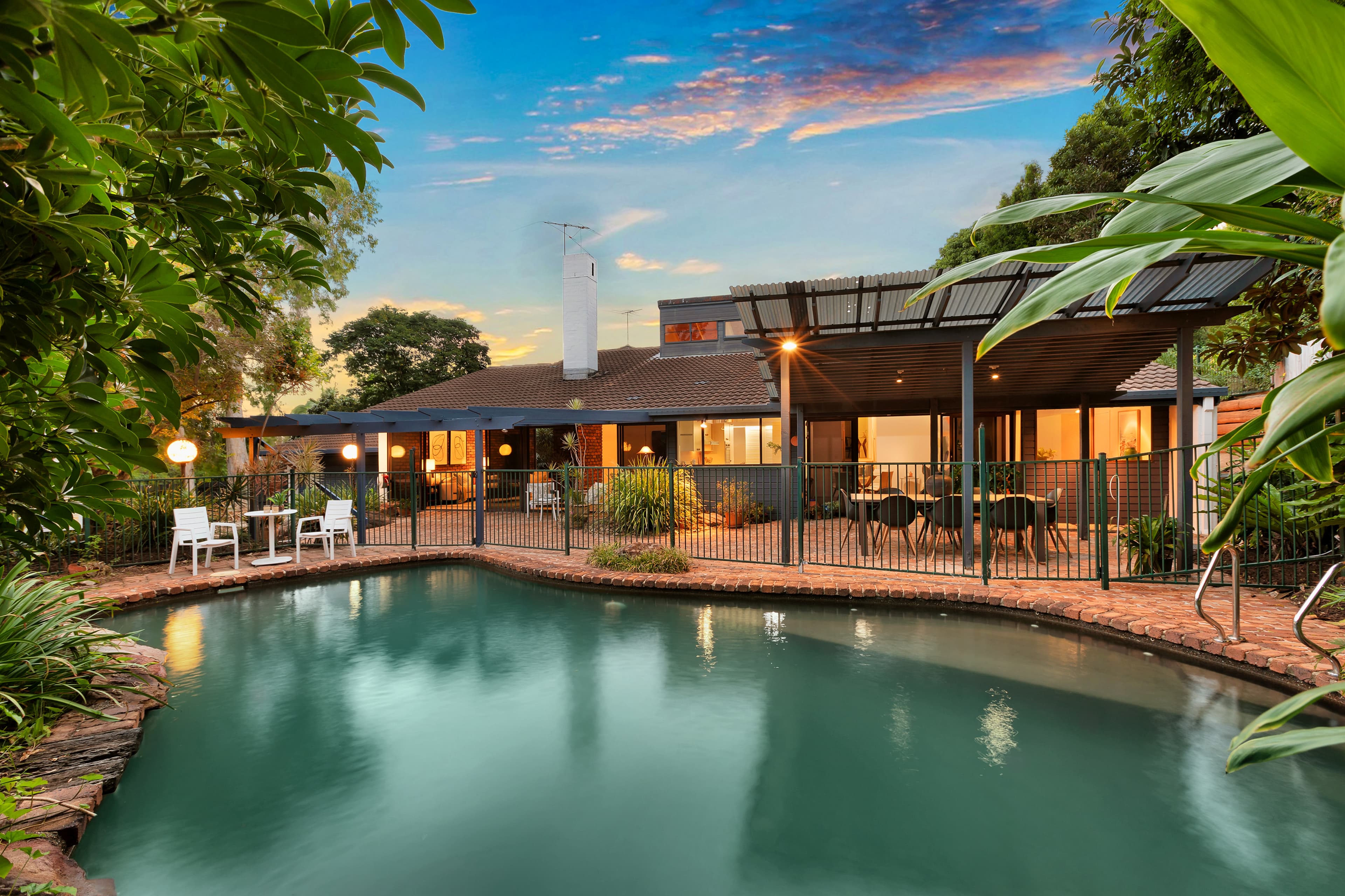 16 Minno Street, Chapel Hill - Image 1