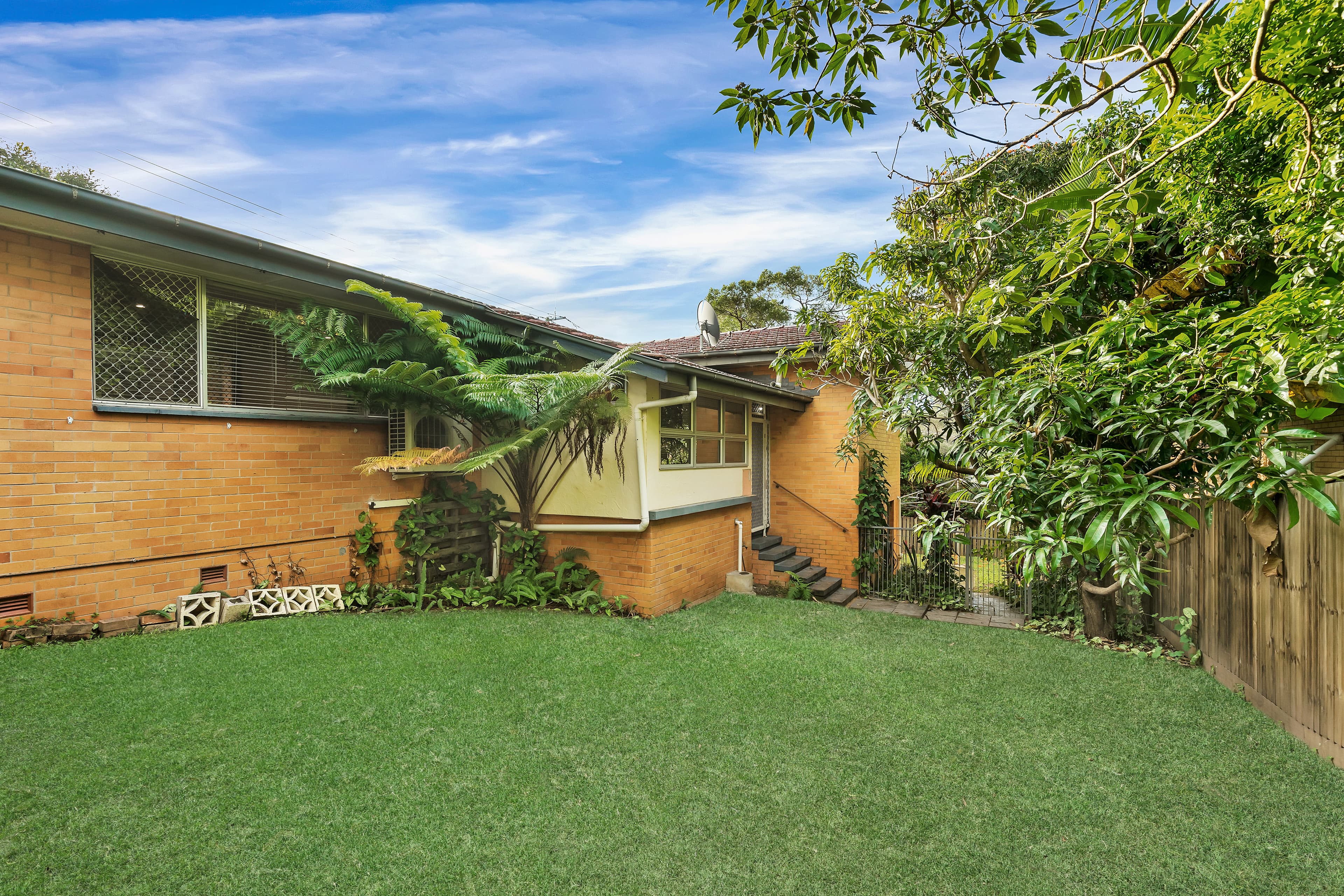 64 Marshall Lane, Kenmore - Thumbnail 2