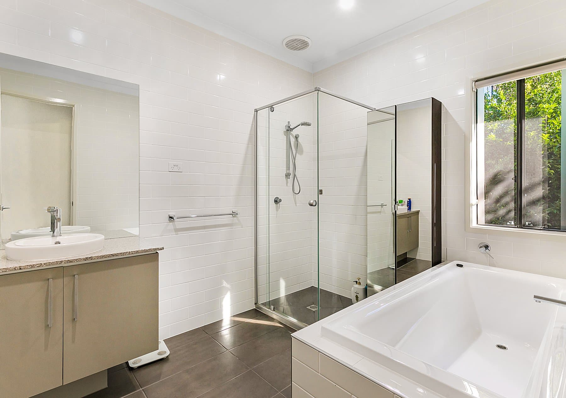 15 Groundberry Cresc..., Moggill - Thumbnail 8
