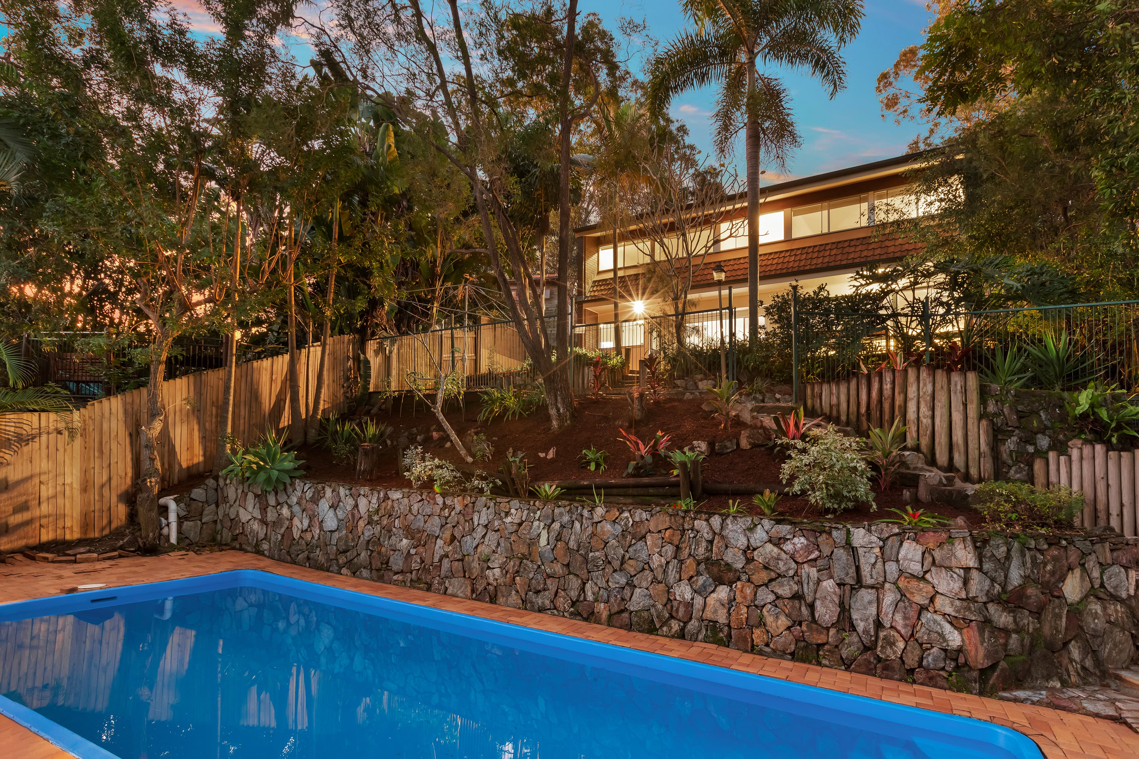 20 Alenola Street, Chapel Hill - Image 1