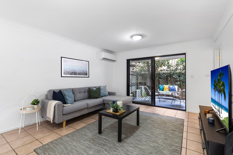 2/12 Grosvenor Road, Indooroopilly - Thumbnail 2