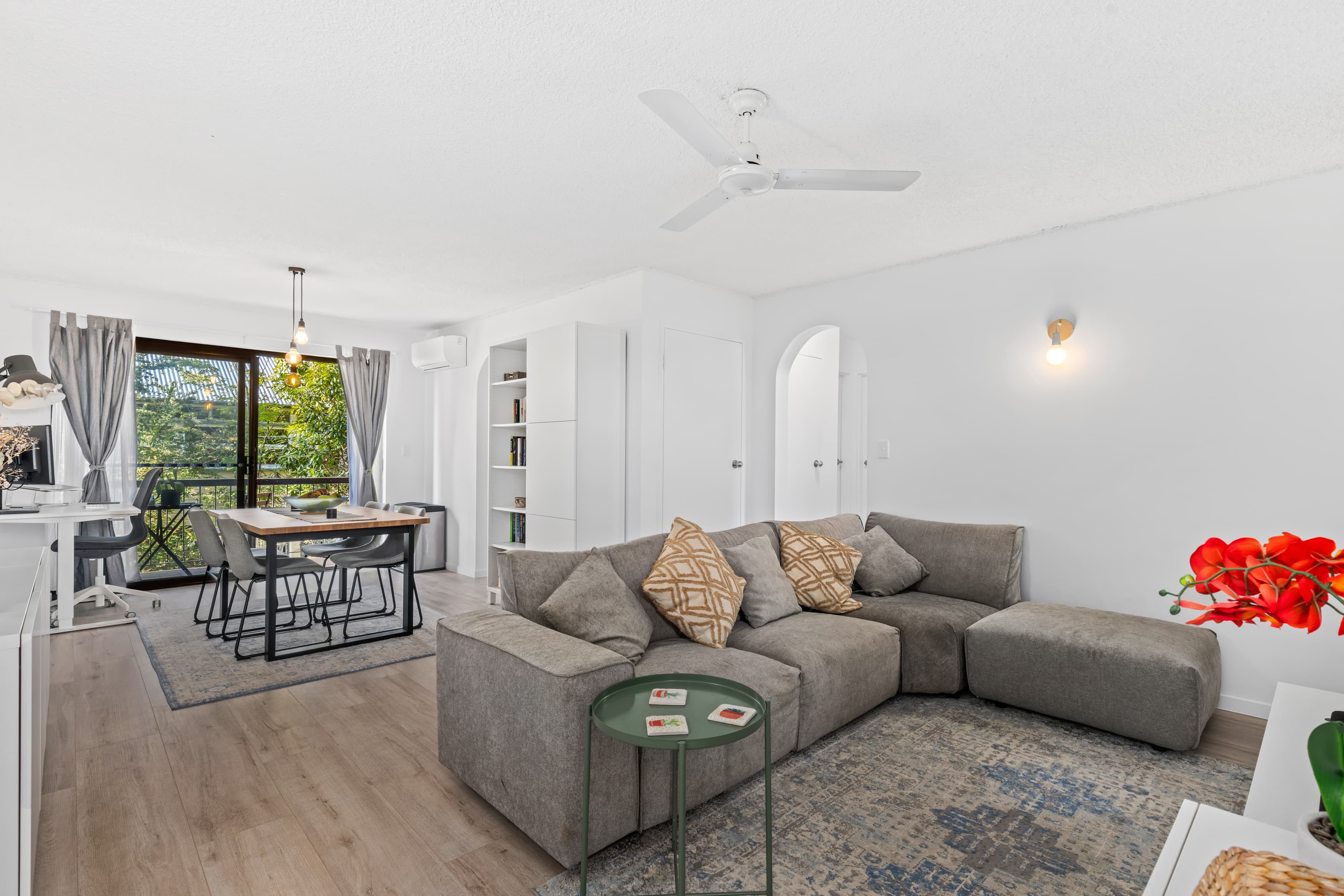 1/55 Central Avenue, Indooroopilly - Image 1