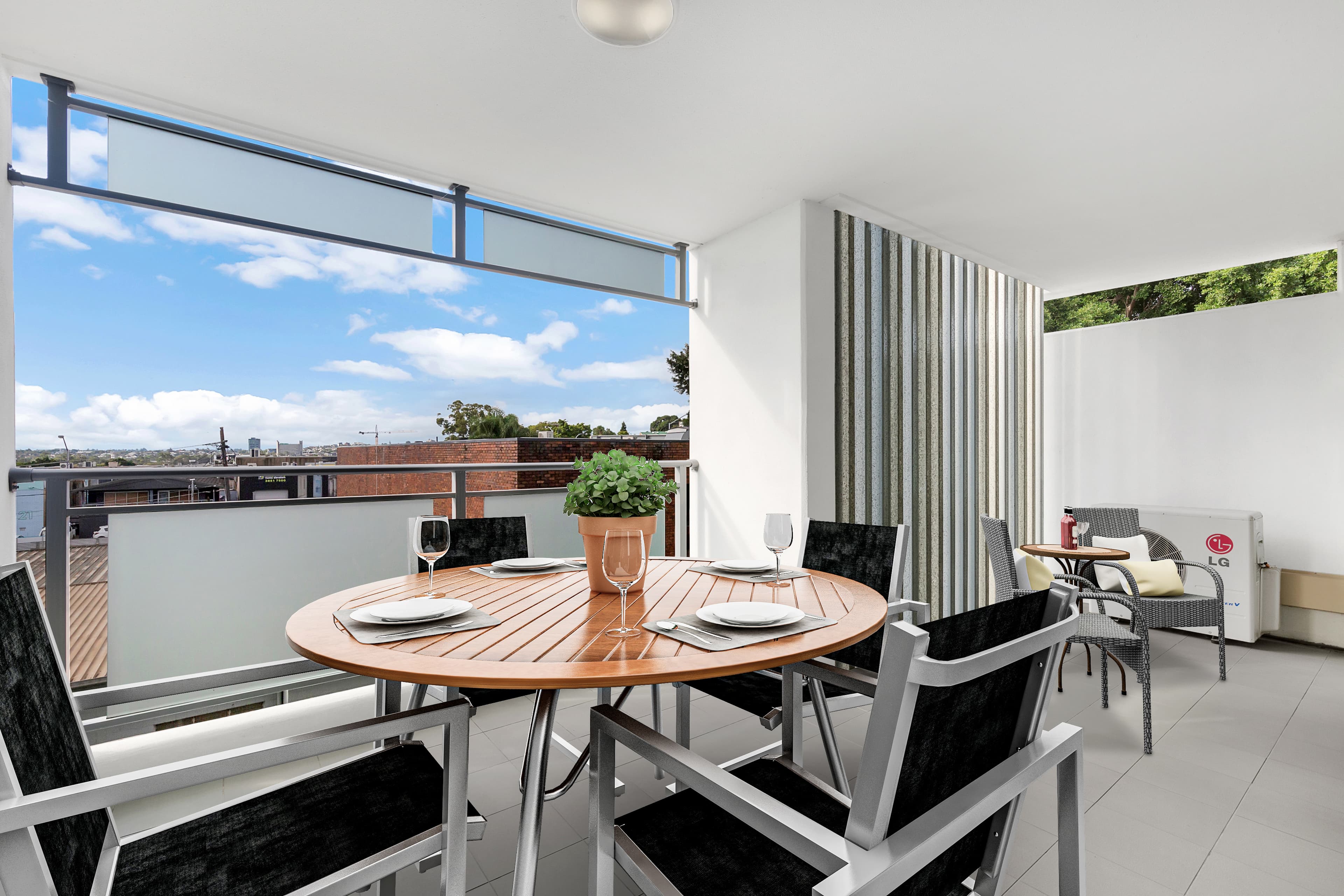 8 Hurworth Street, Bowen Hills - Thumbnail 2