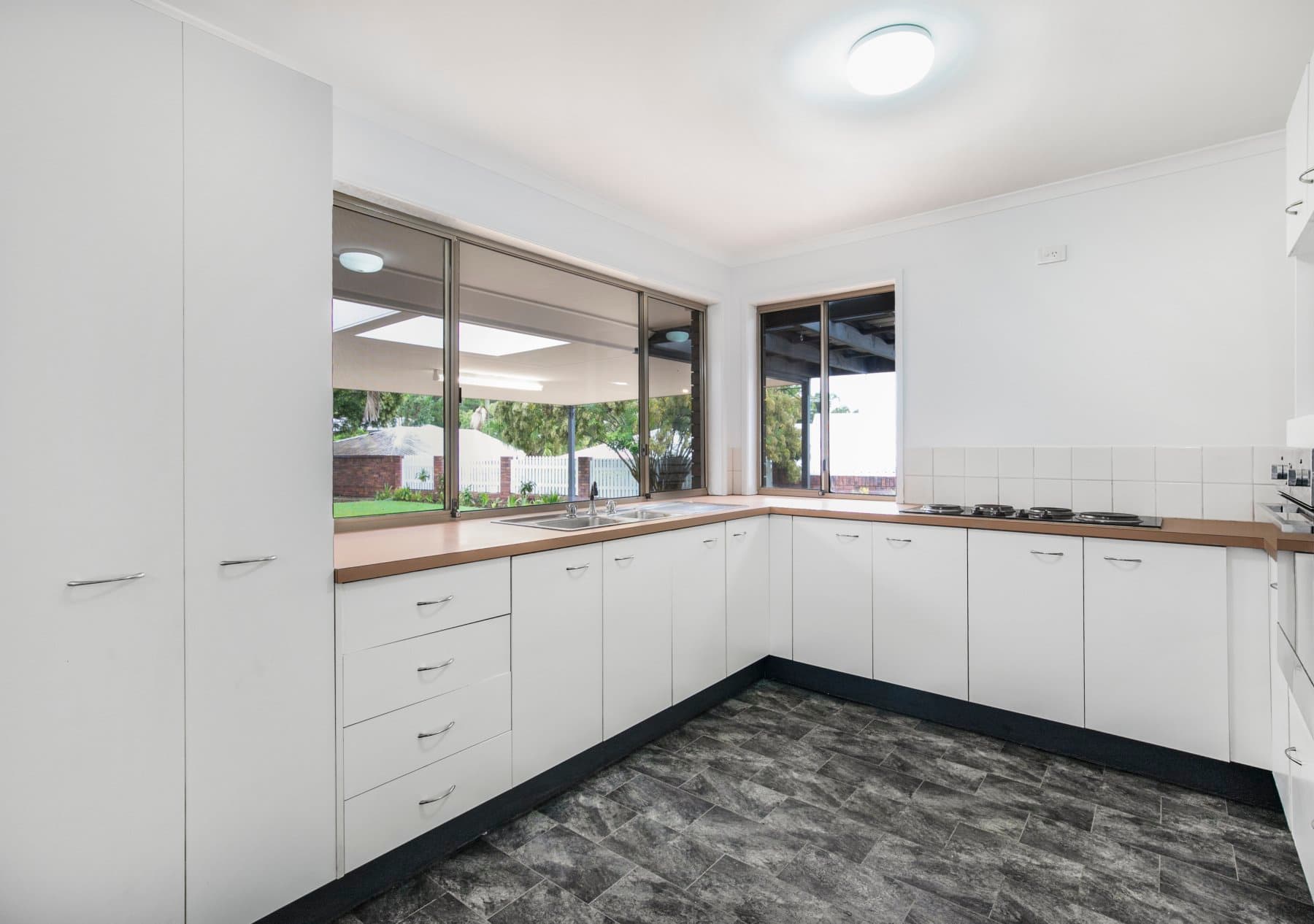 29 Carinya Crescent, Karana Downs - Thumbnail 3