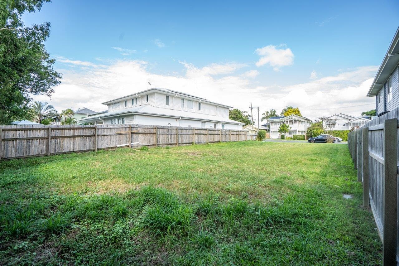 8 White Street, Graceville - Image 1