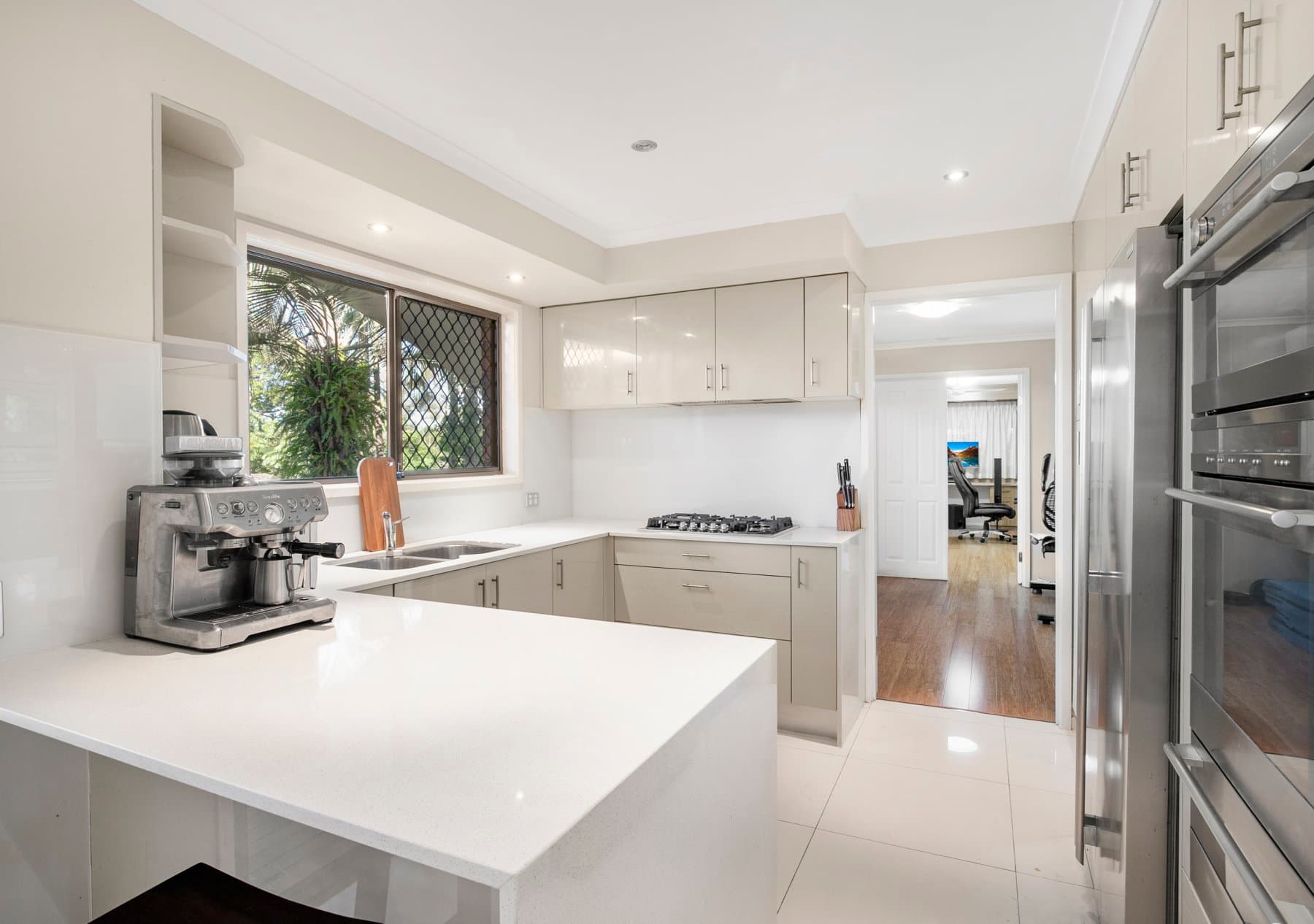 8 Photinia Place, Bellbowrie - Thumbnail 2
