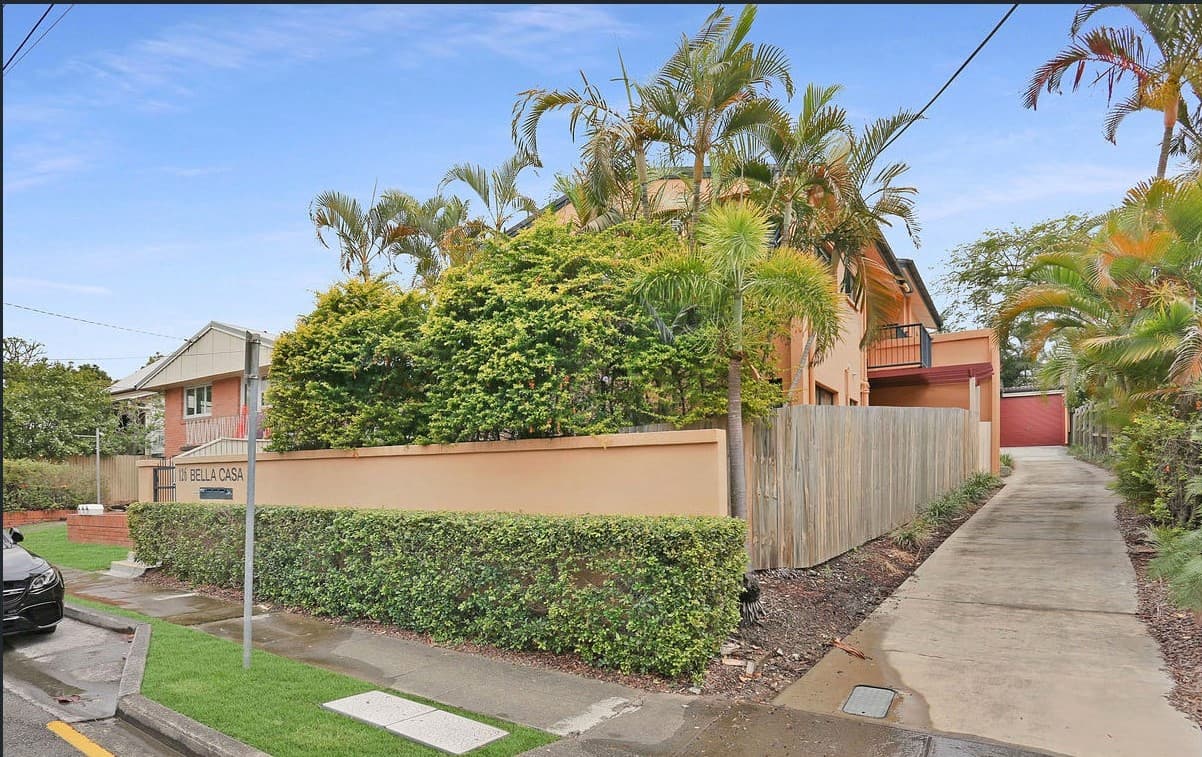 2/126 Sylvan Road, Toowong - Thumbnail 2